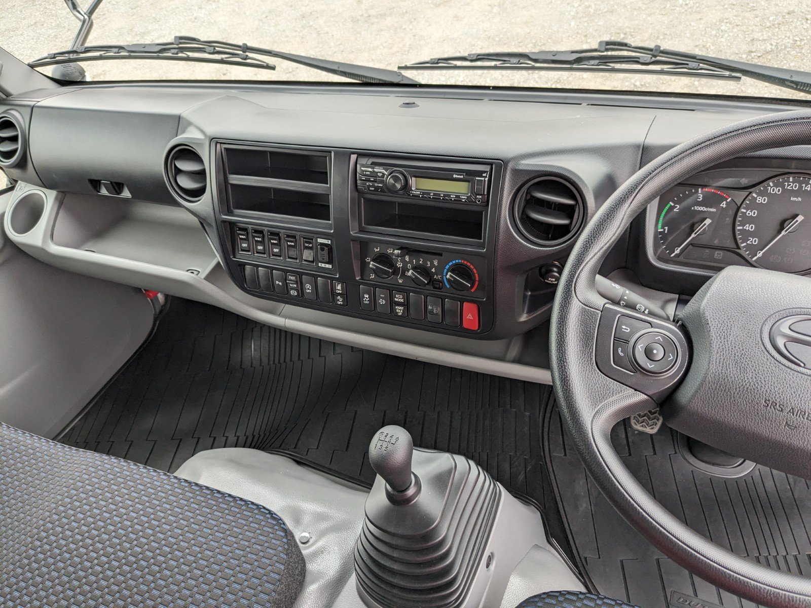 vehicle_image_20260423182247C9KCka6qbi.jpg
