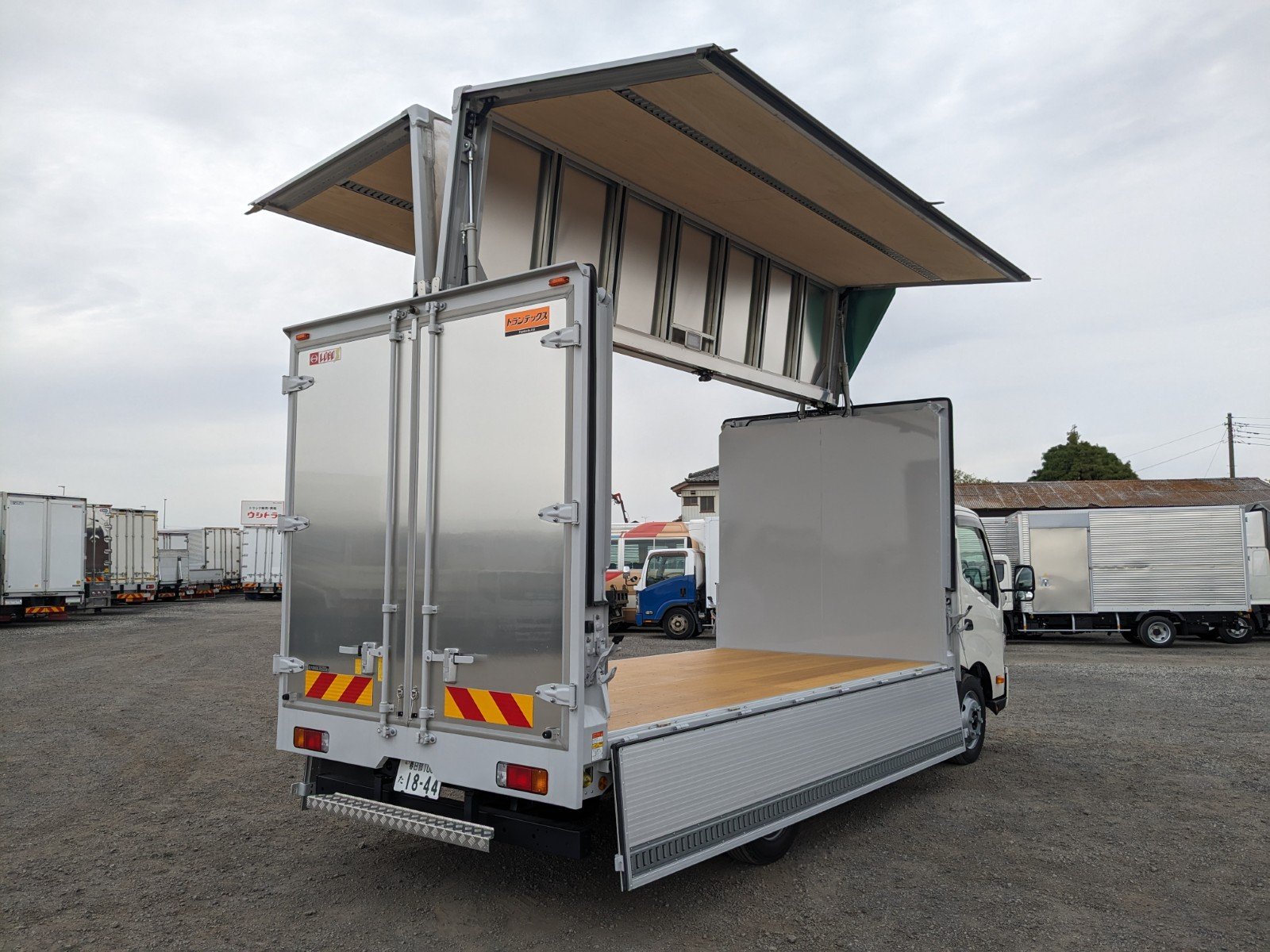 vehicle_image_20260423182247RRvXS3azER.jpg
