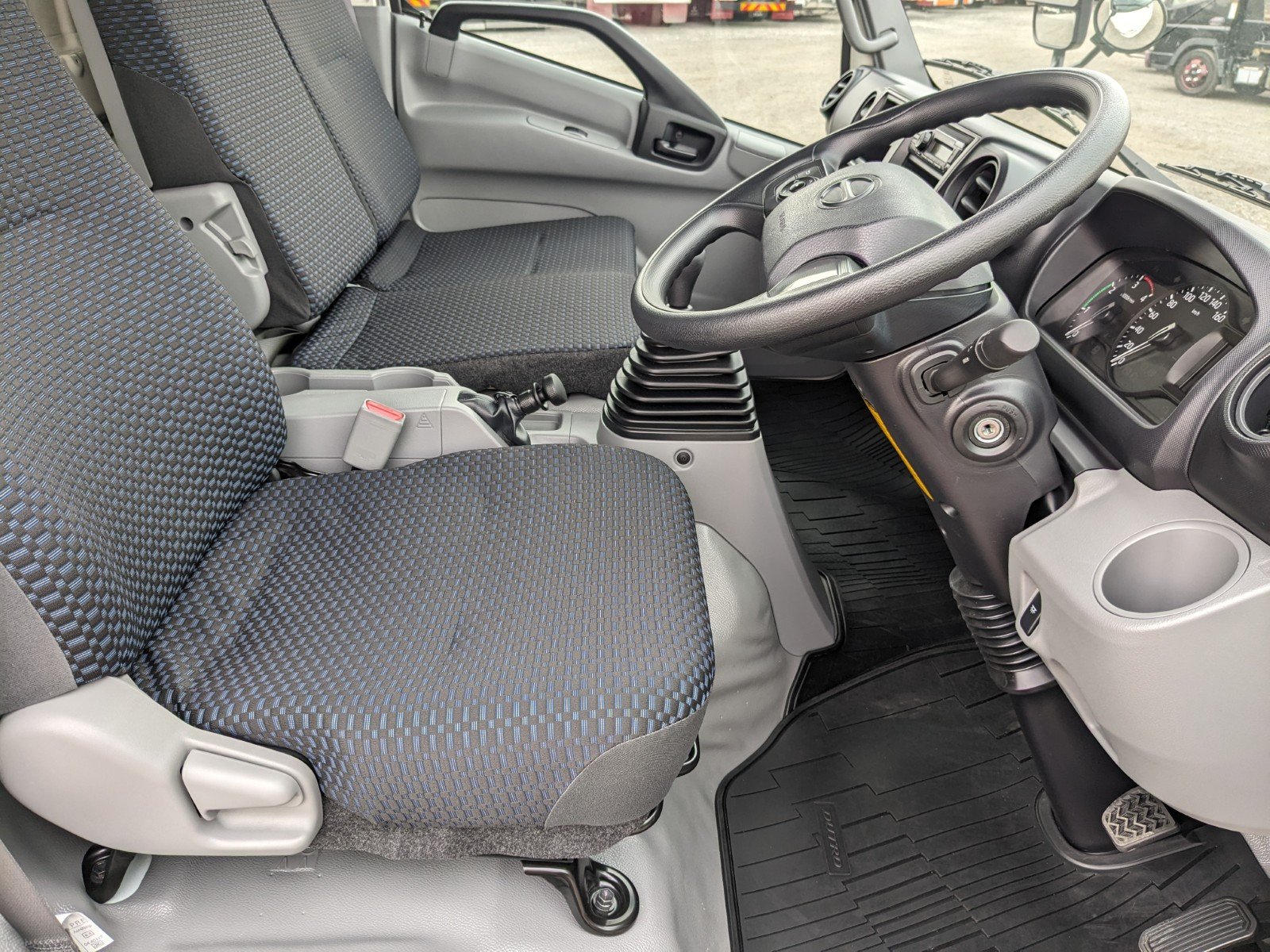 vehicle_image_20260423182247Uw0xVujyvo.jpg