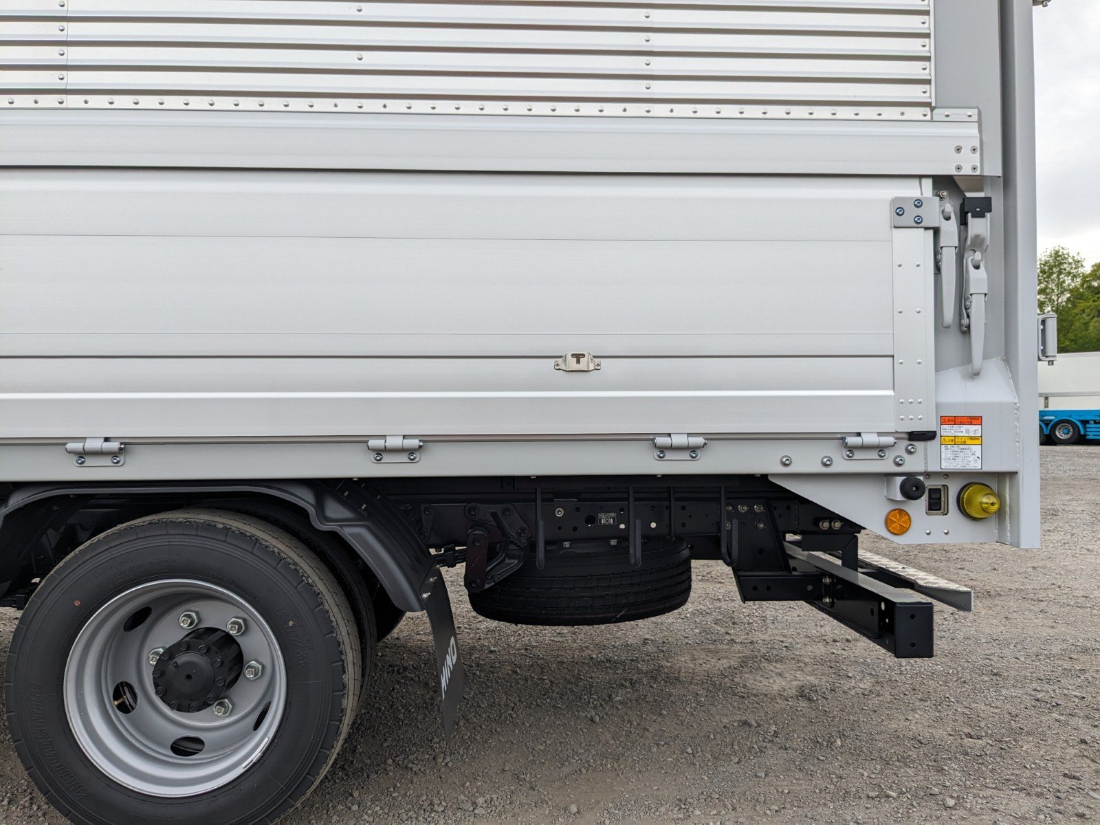 vehicle_image_20260423182247tyU0okbXvf.jpg