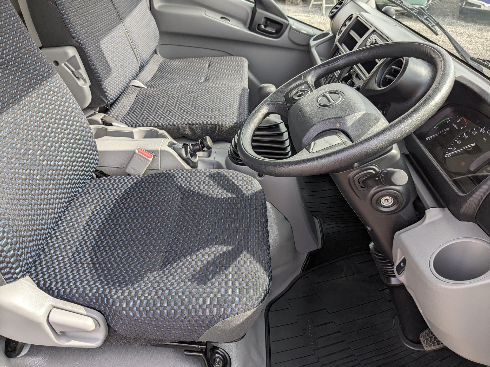 vehicle_image_2026050113195805AUzhG0p2.jpg