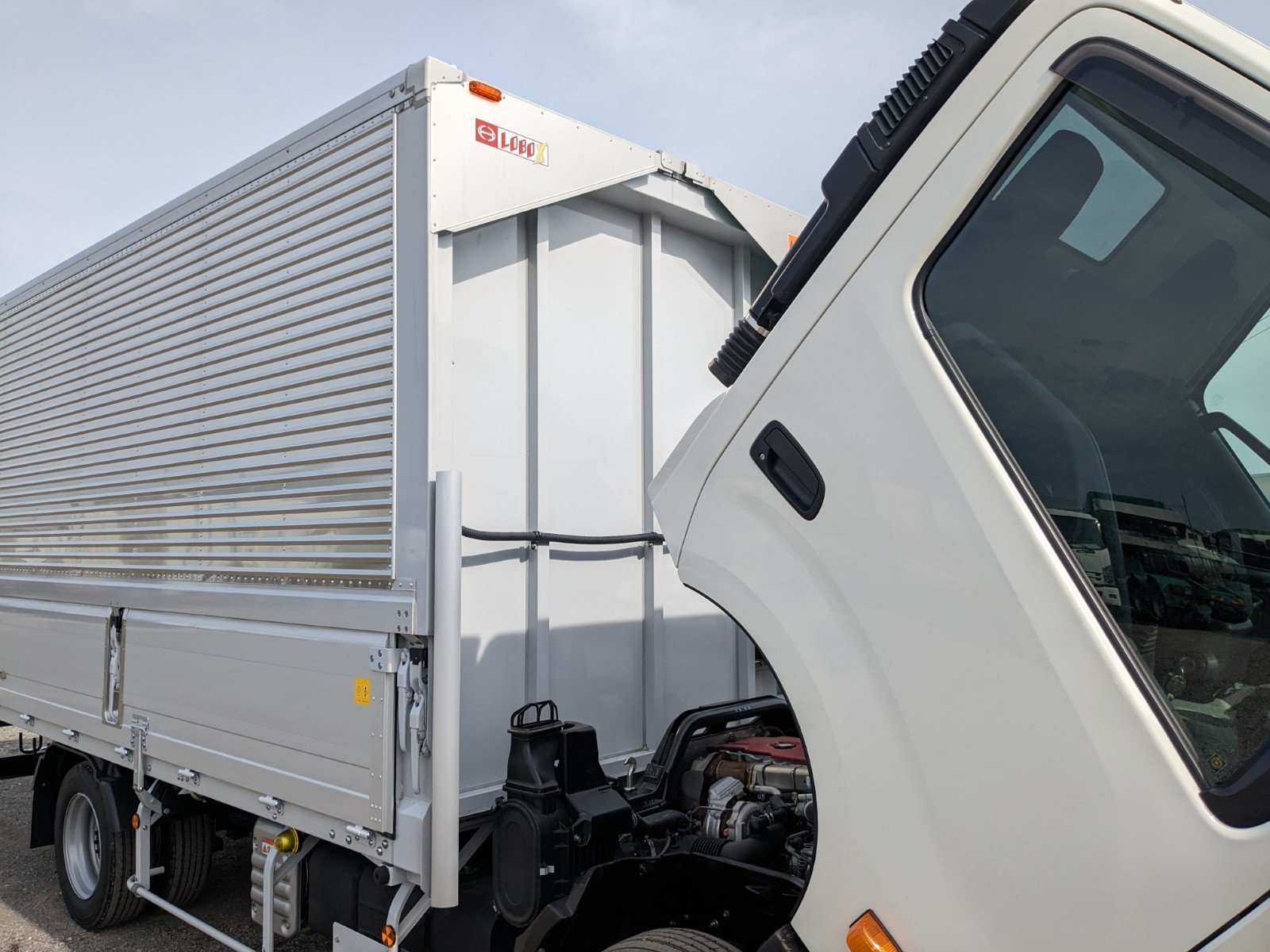 vehicle_image_20260501131958A9xHHENZSr.jpg