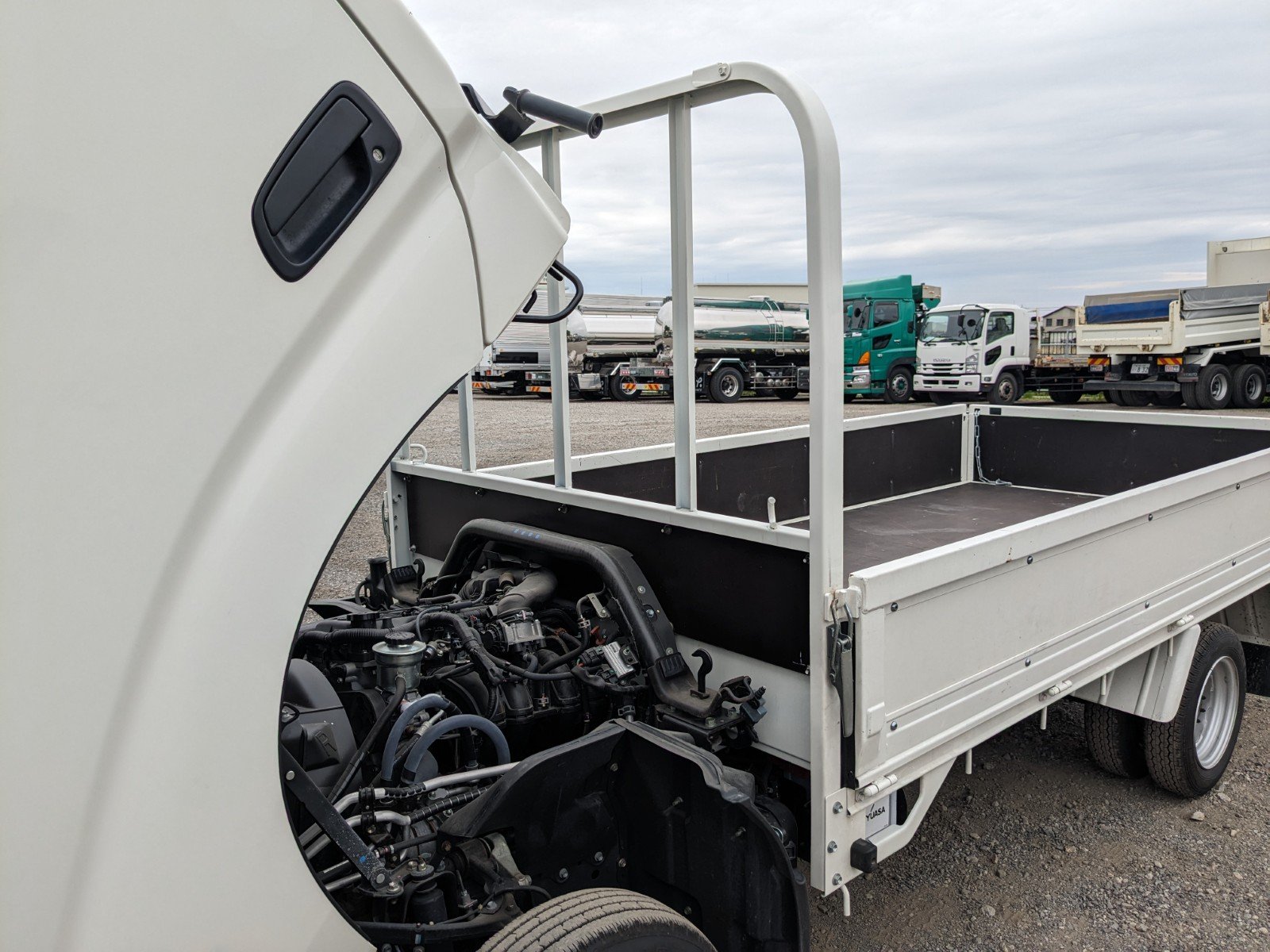 vehicle_image_20260513115007GivgTcFhy3.jpg