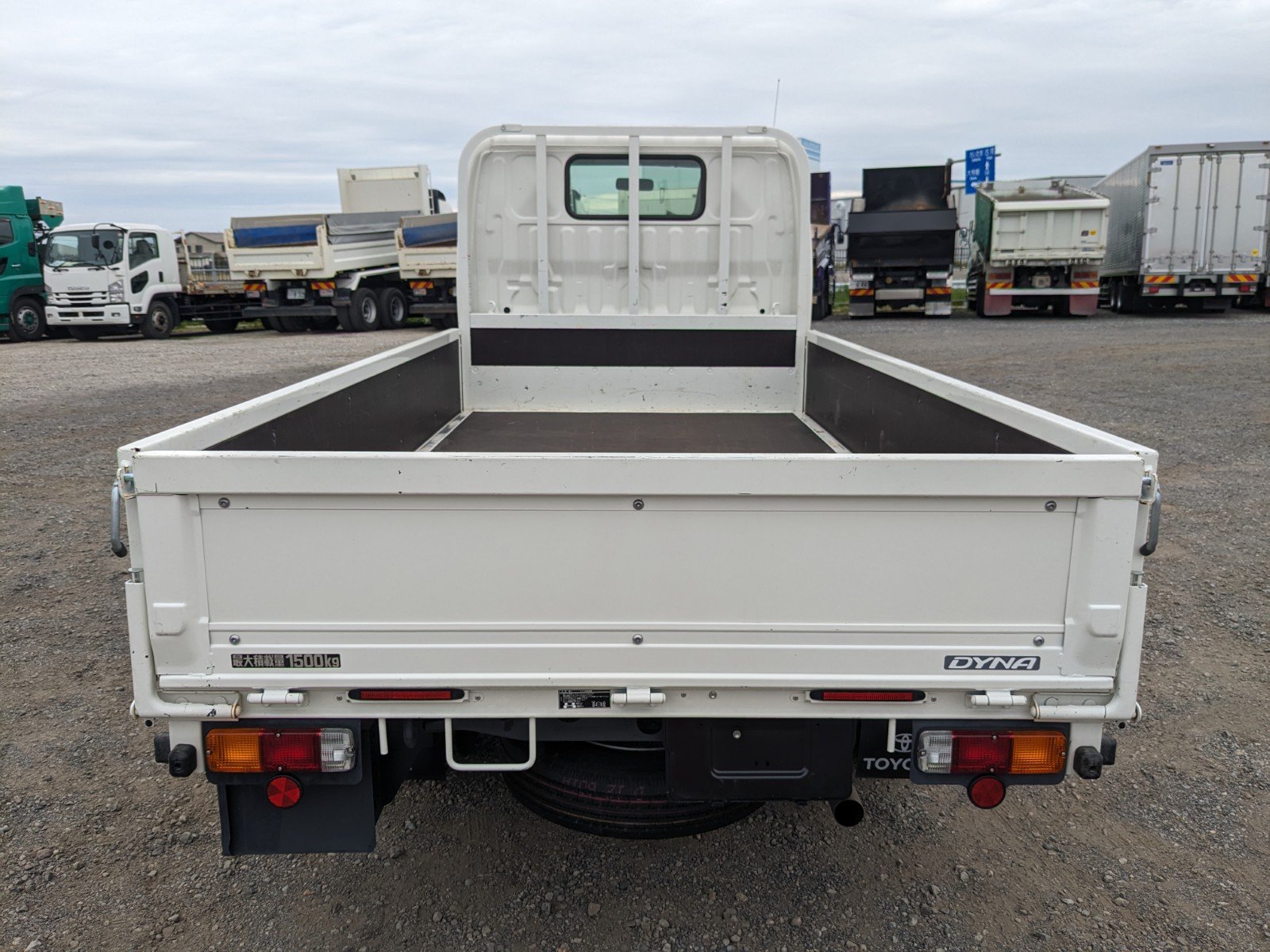vehicle_image_20260513115007JCPg6lPZ6d.jpg