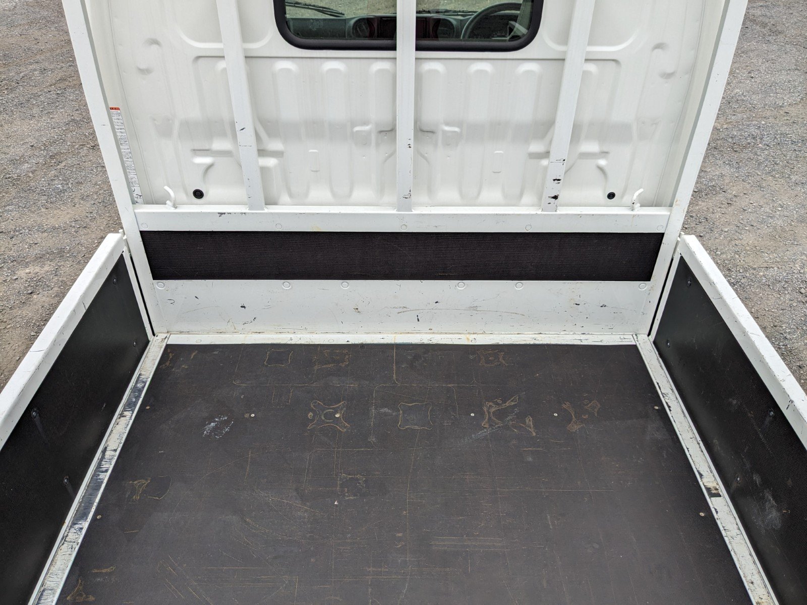 vehicle_image_20260513115007NVtl17oADn.jpg