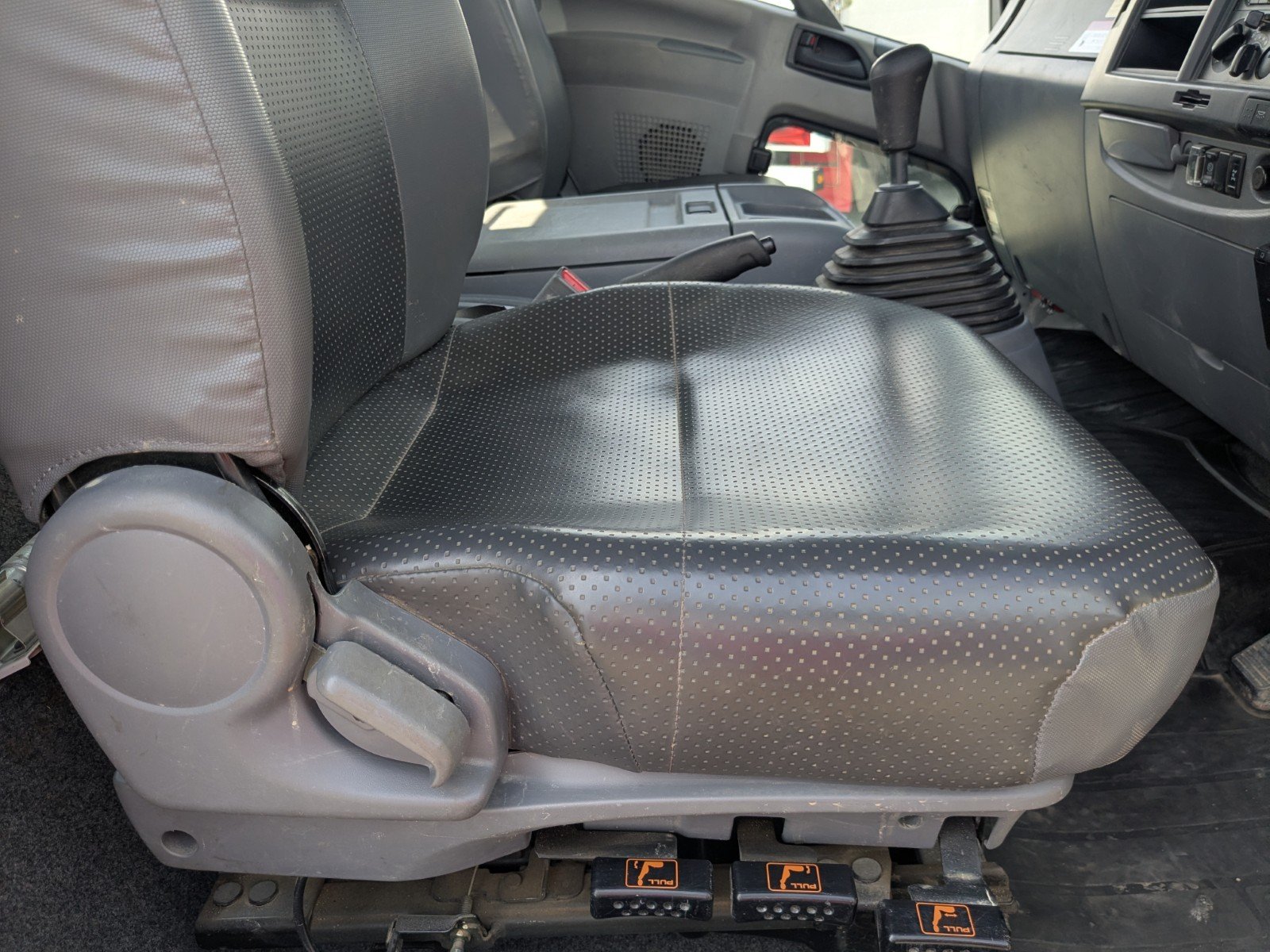 vehicle_image_20260508155356M1DyDuGPml.jpg