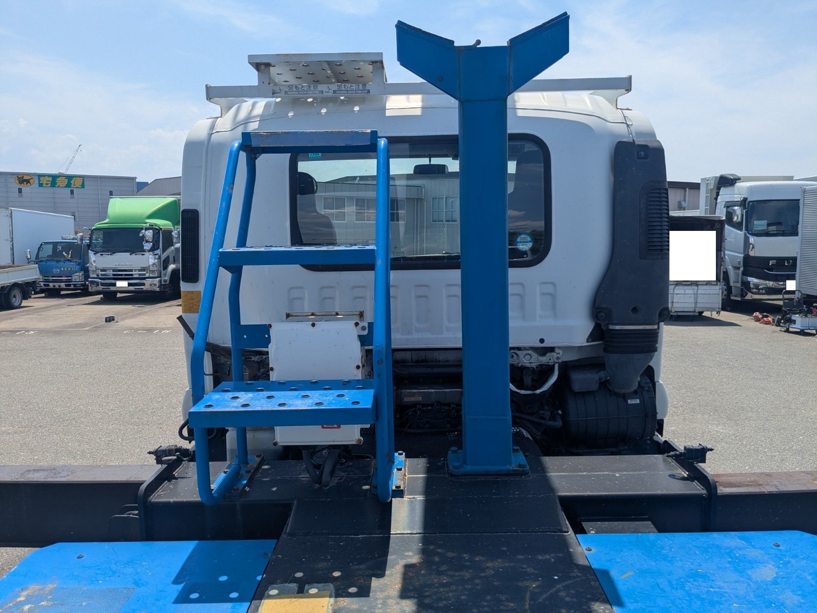 vehicle_image_20260508155356R3KoWLMD7M.jpg