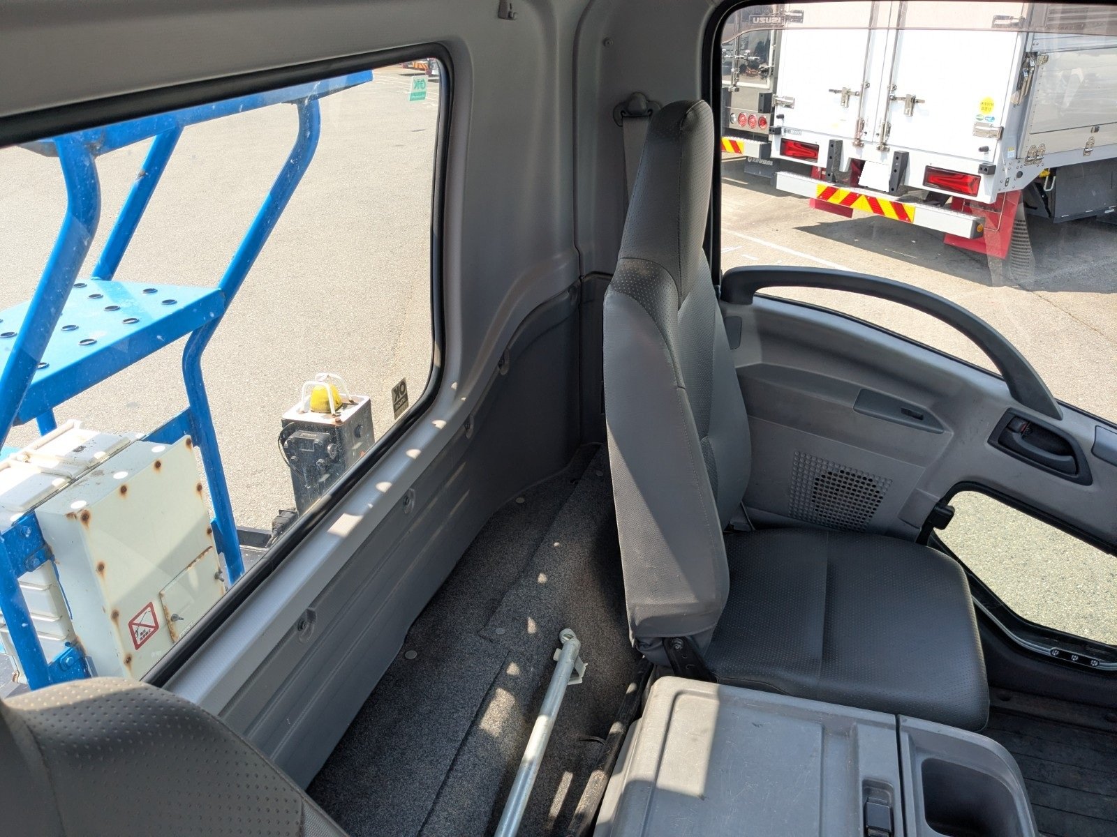 vehicle_image_20260508155356TrBxxgngwn.jpg