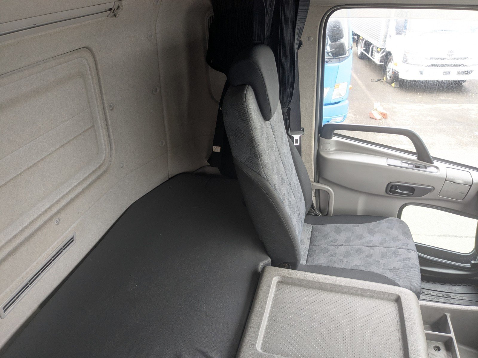 vehicle_image_202604161012116qqiU6hqPu.jpg
