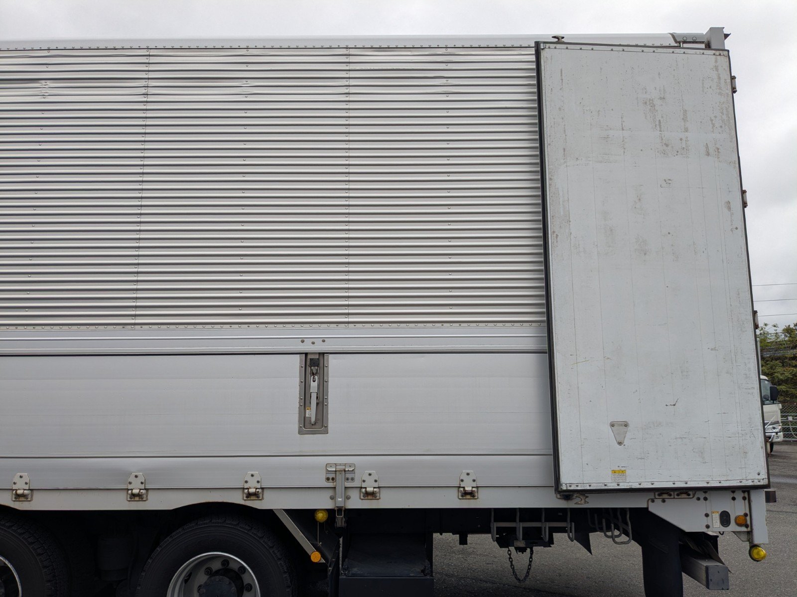 vehicle_image_20260416101211svzGtiUQRq.jpg