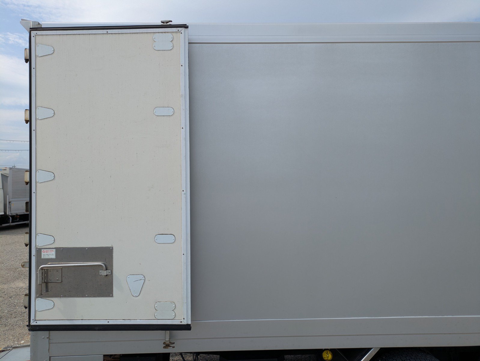 vehicle_image_20260501090151x1irUJrZQP.jpg