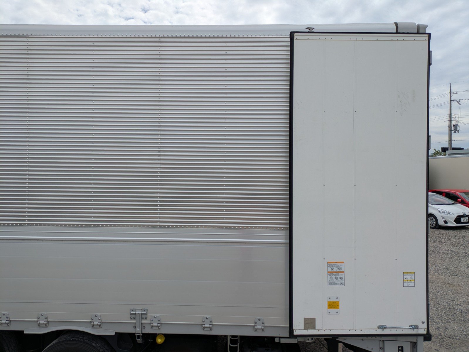 vehicle_image_20260422163544ZMTDlGKLEA.jpg