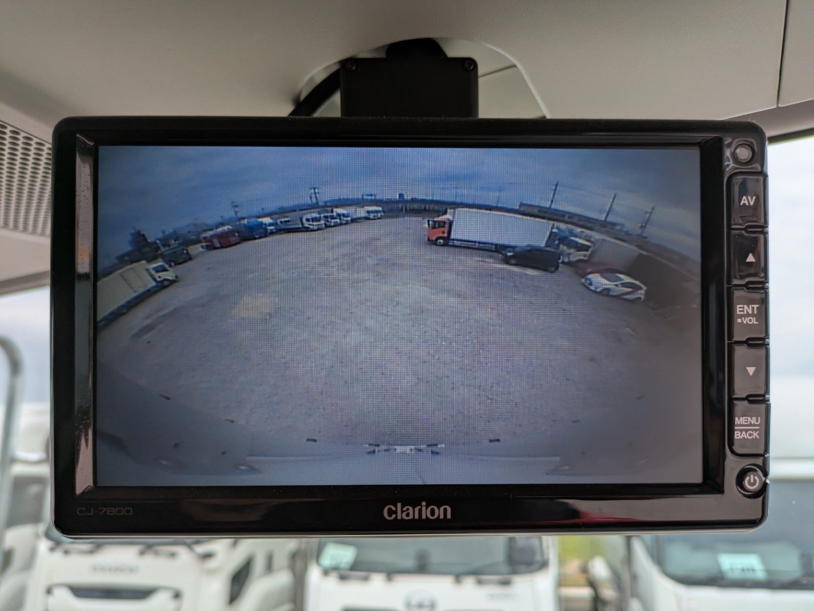 vehicle_image_20260422163544dz8yChRSJf.jpg