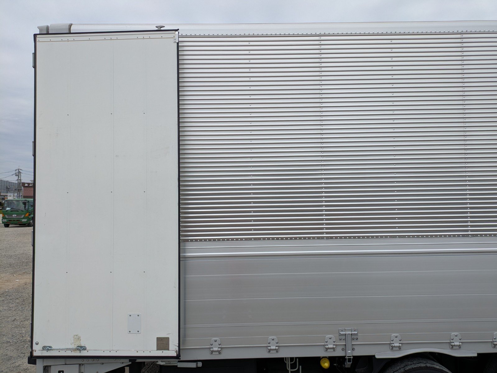 vehicle_image_20260422163544xCWpEuOXUV.jpg