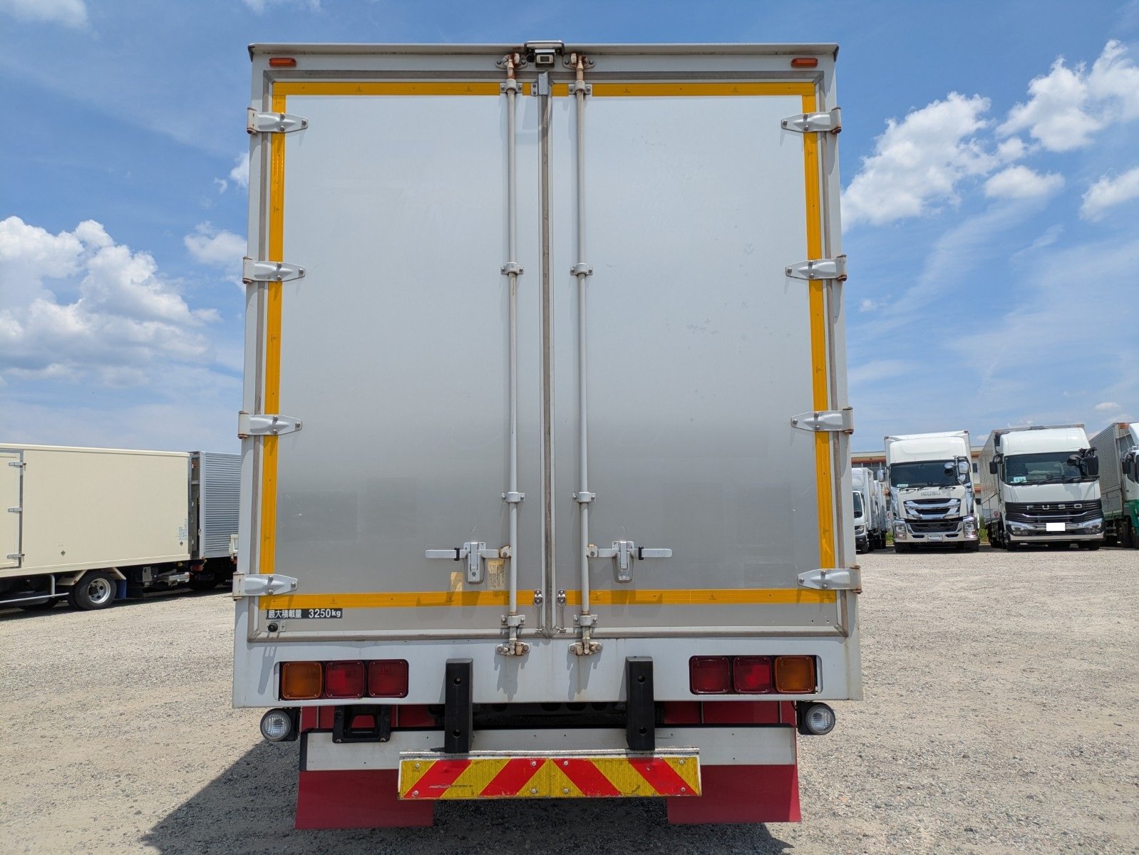 vehicle_image_20260515090217e2GxeerlX0.jpg