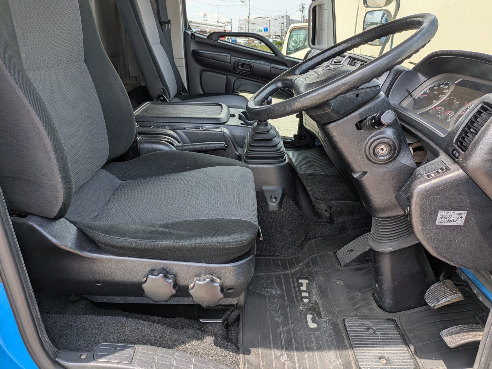 vehicle_image_20260515090217oELG7vwawt.jpg