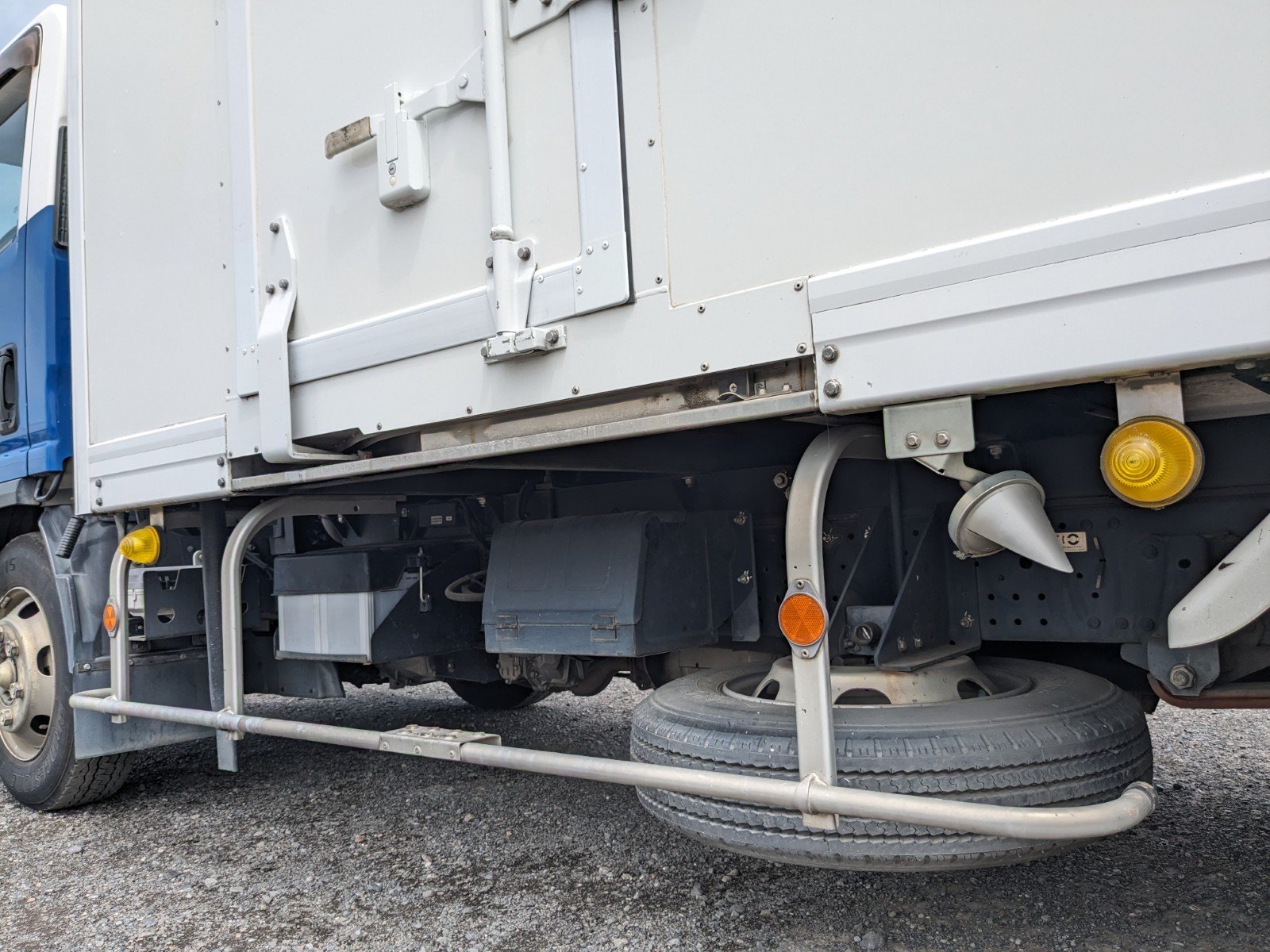 vehicle_image_20260501132917ox7mAvzEwR.jpg