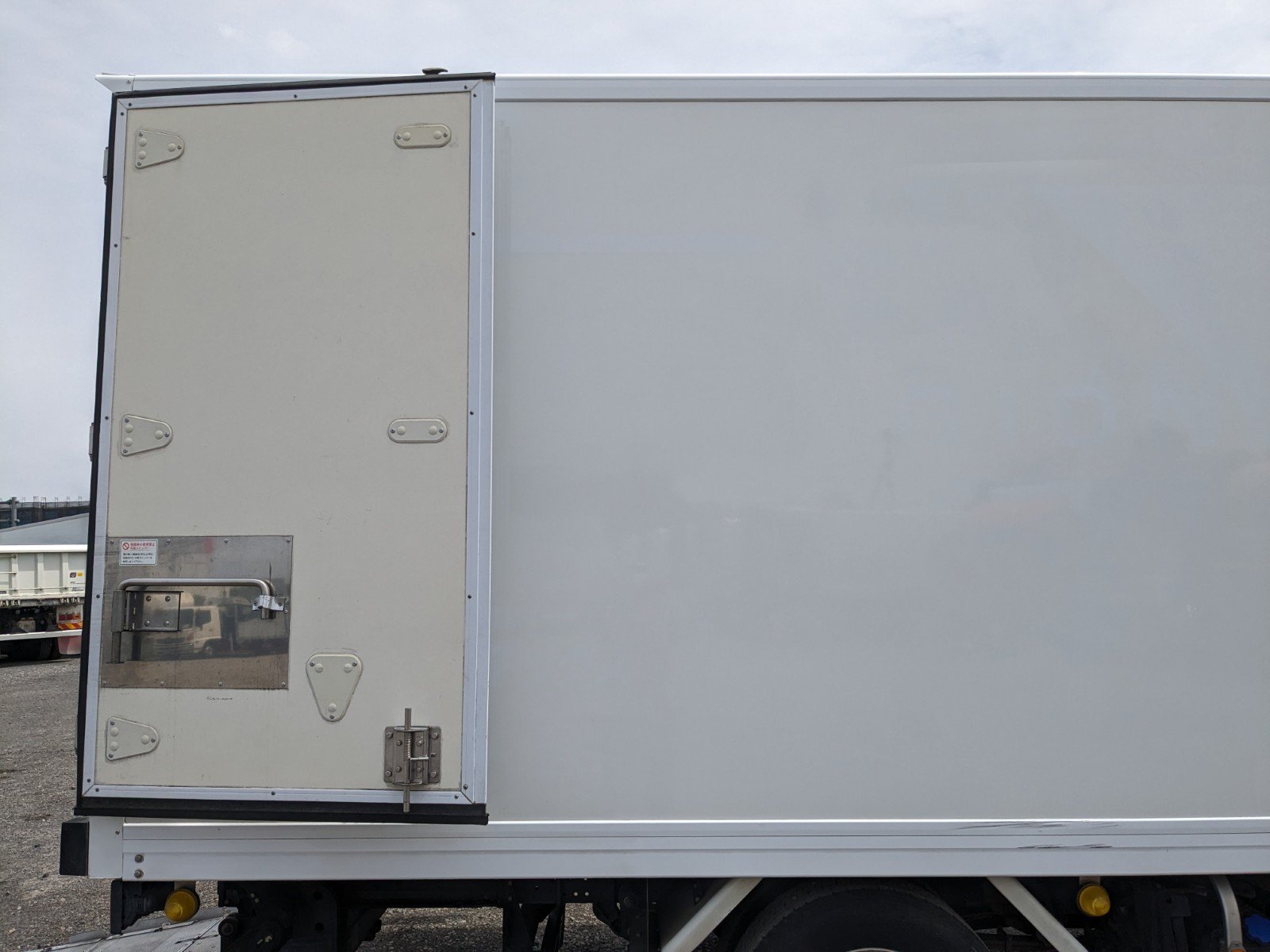 vehicle_image_20260501132917wYbLU23Yyj.jpg