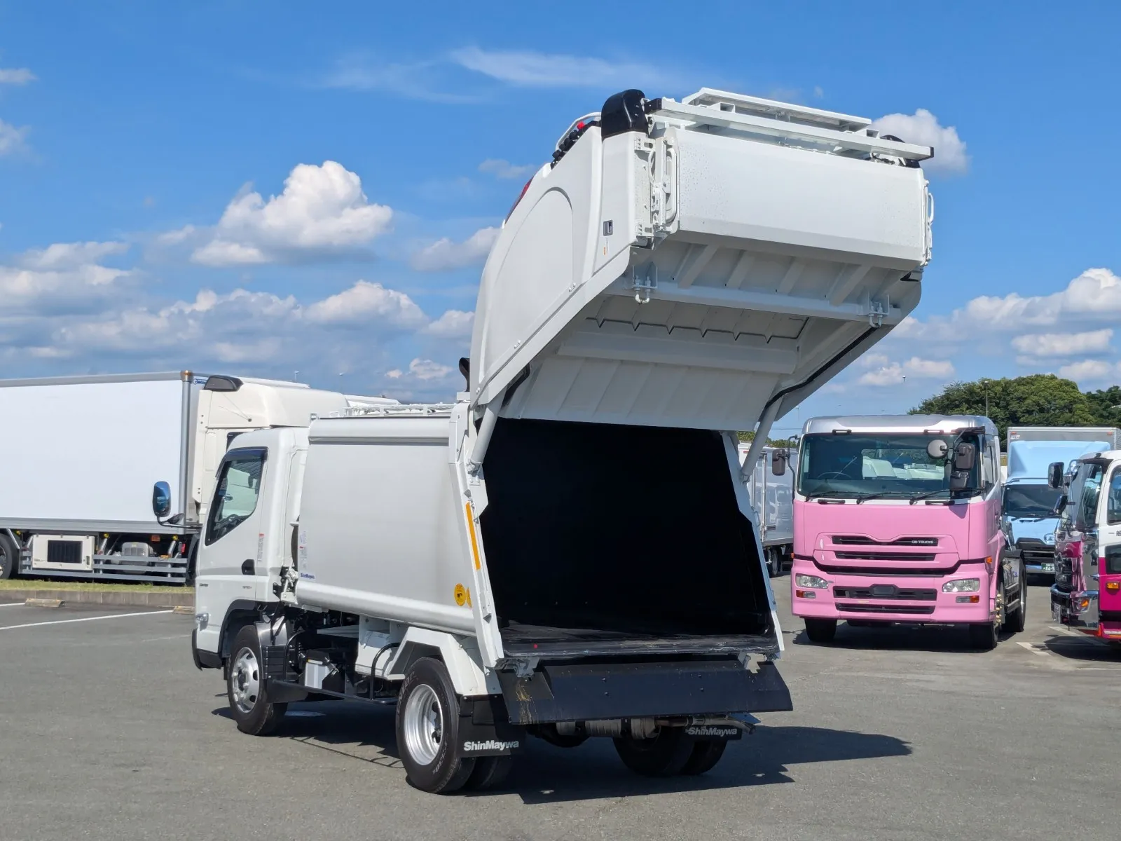 vehicle_image_20260730101647Ev4X8Lrn5J.webp