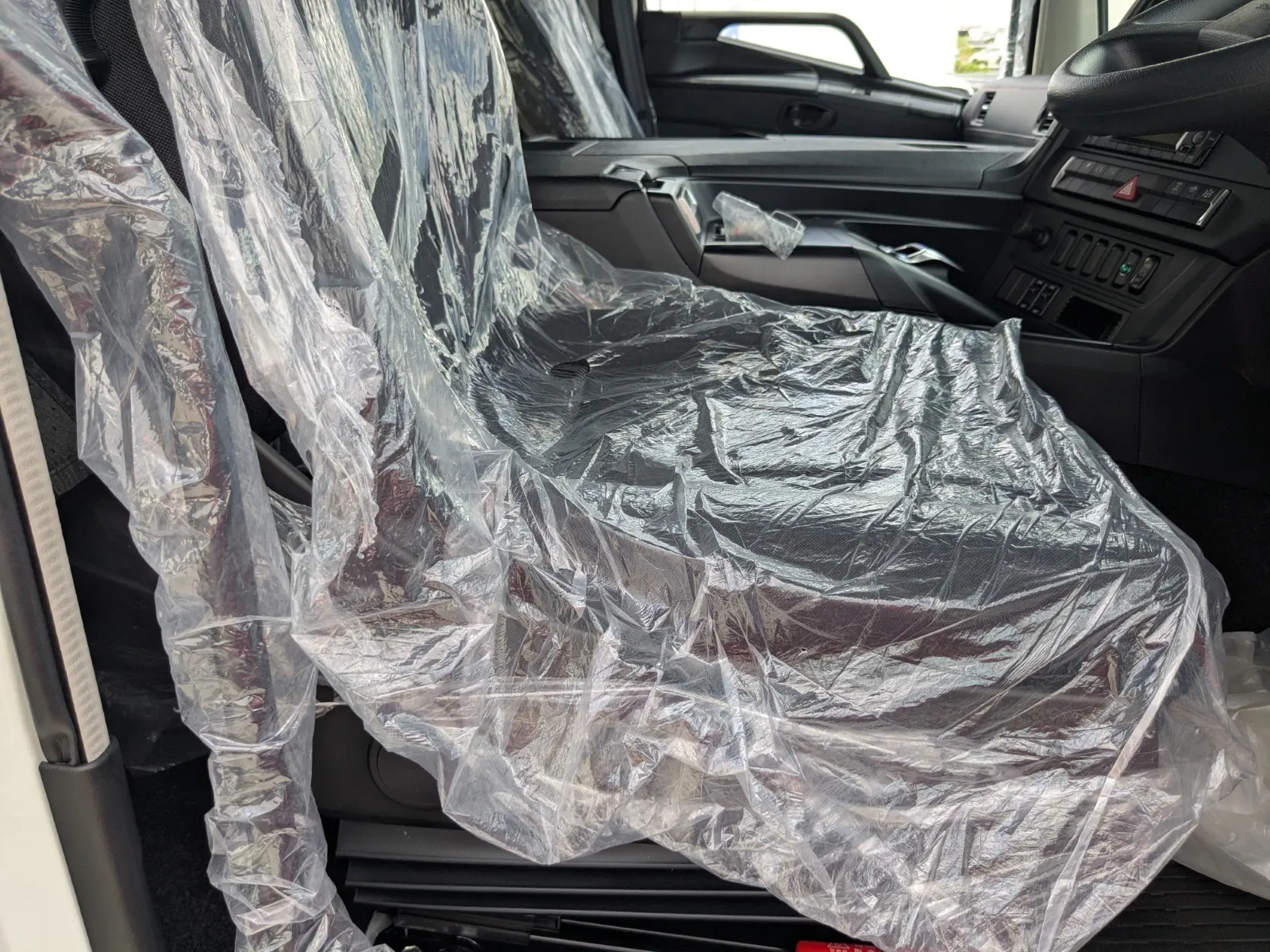 vehicle_image_20260731102456PEZOkgvxqQ.webp
