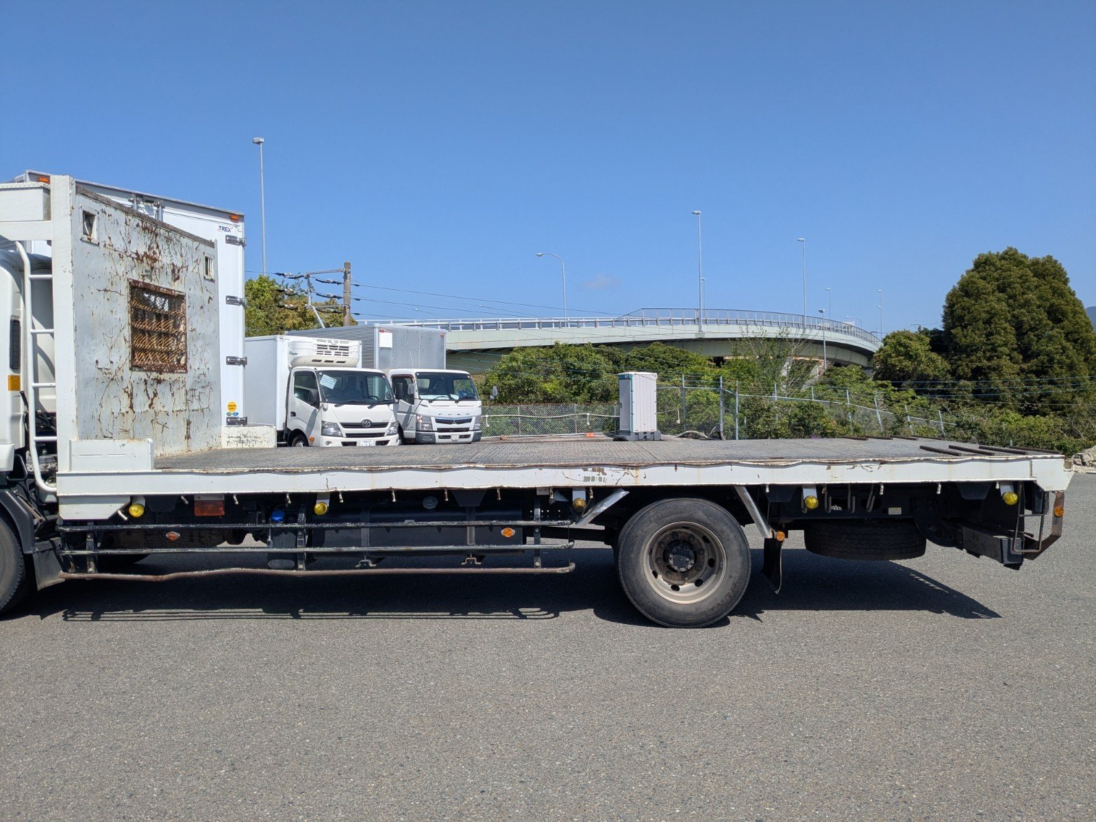 vehicle_image_20260417101351tpDSnpyVDv.jpg