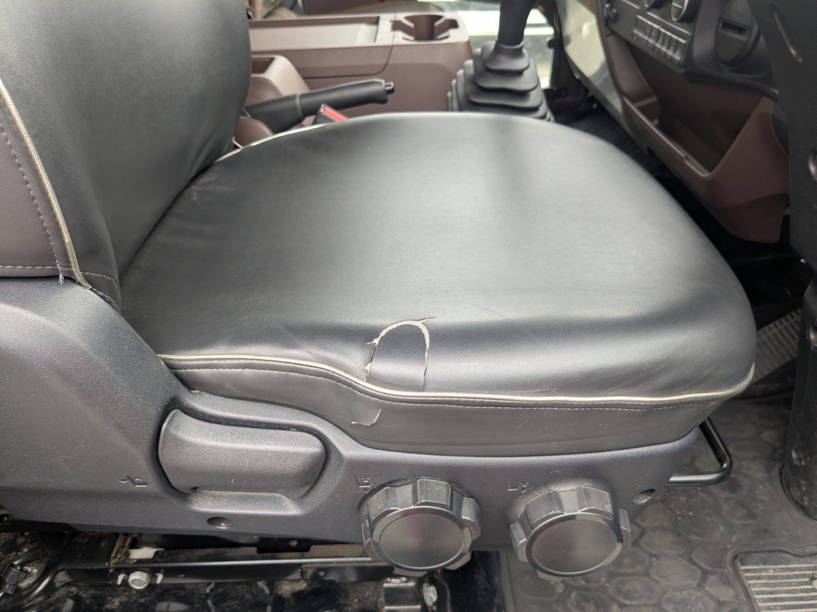 vehicle_image_20260420184053JoWz13pW52.jpg