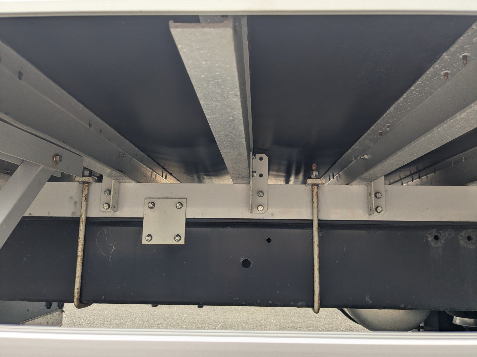 vehicle_image_20260420184053cHQ0AzRHzR.jpg