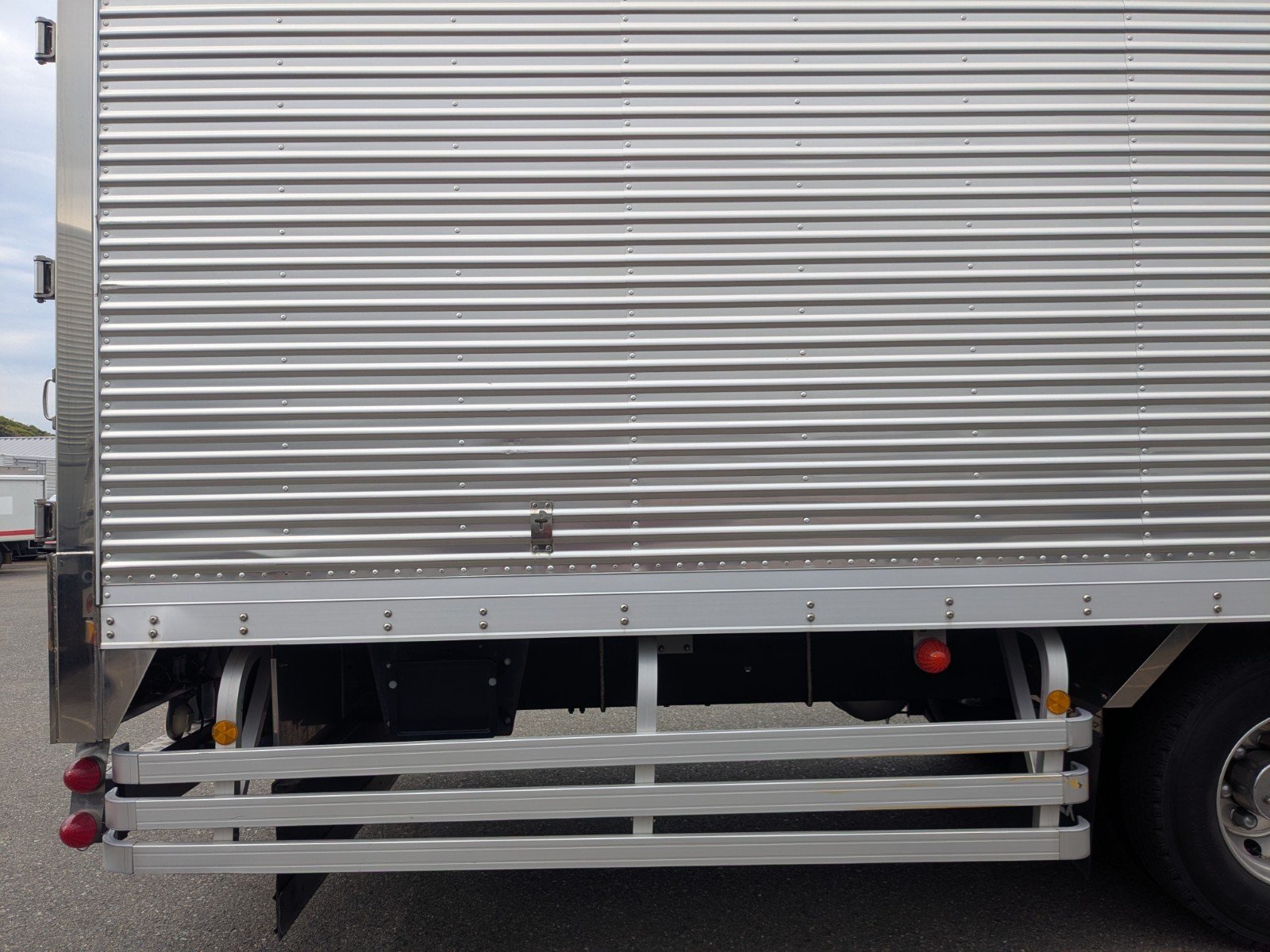 vehicle_image_20260420184053dMQqFgAloN.jpg