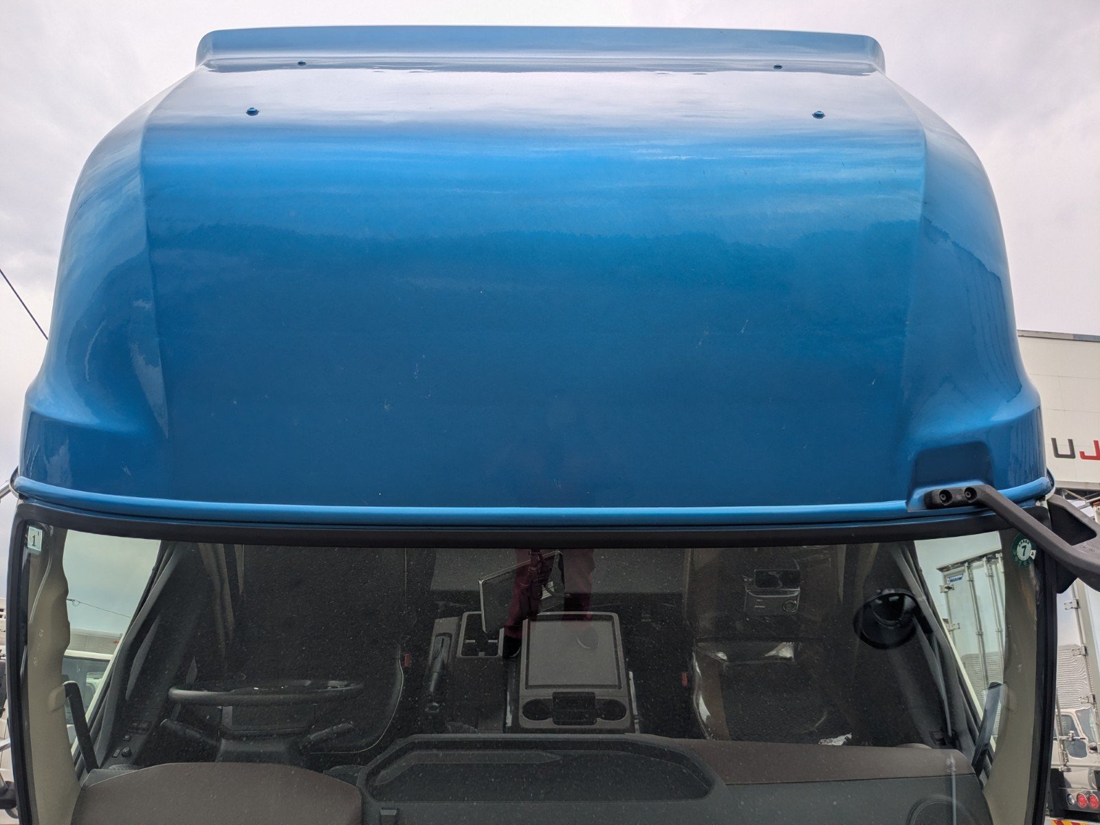 vehicle_image_20260420184053ne7q3MpeH5.jpg