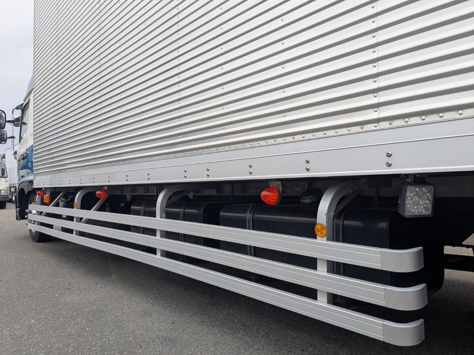 vehicle_image_20260420184053qDK6I1sDq1.jpg