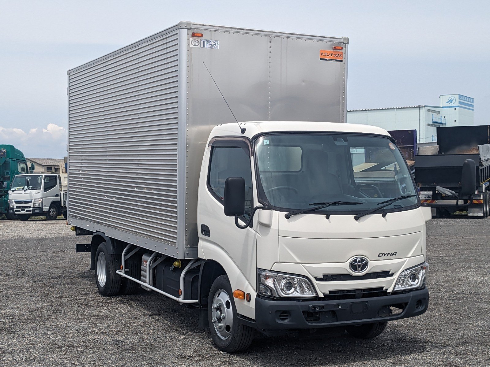 vehicle_image_20260501130144e1eGlOOiOV.jpg