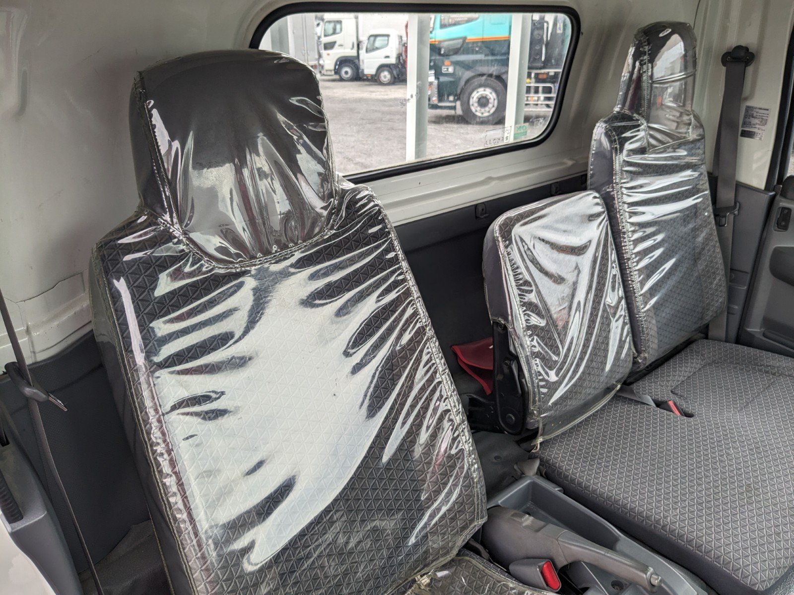 vehicle_image_20260612093625us8XuOF2eq.jpg