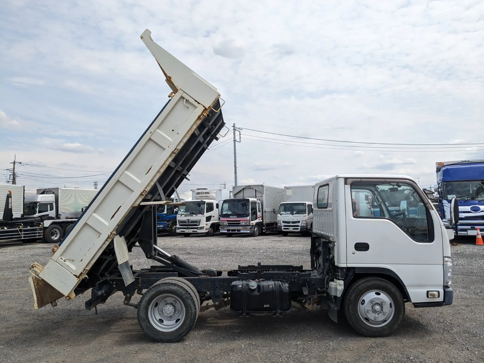 vehicle_image_202606161730520RPEjaJ0Le.webp