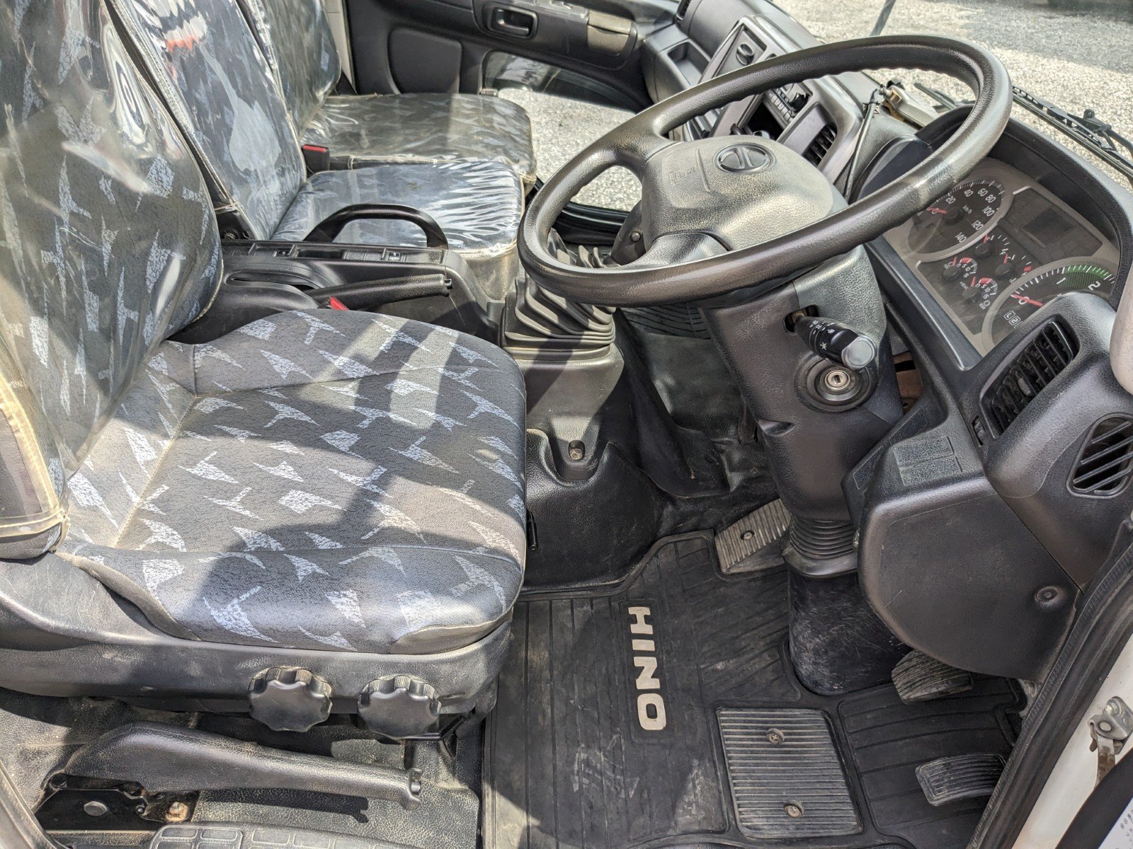 vehicle_image_20260615090041dqvz7tuKTt.jpg