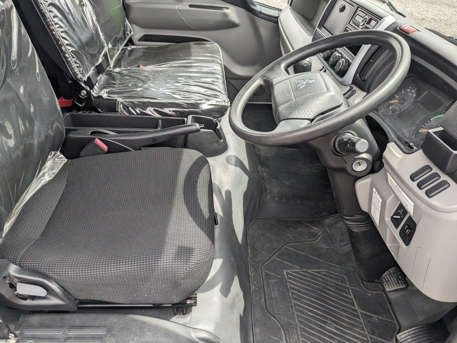 vehicle_image_2026061211405261tDJoxOzO.jpg