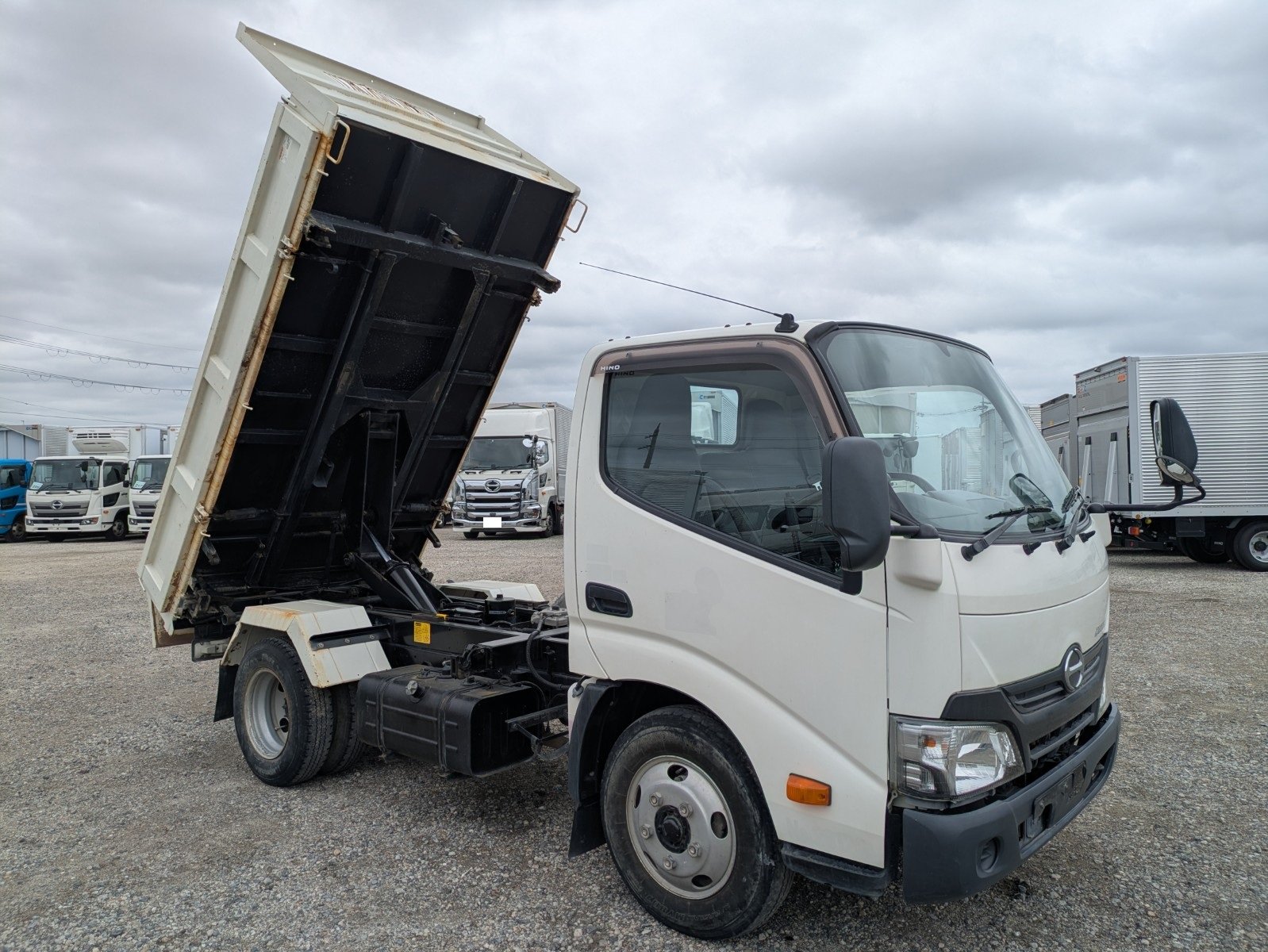 vehicle_image_20260529131000AmJ76CxfPG.jpg