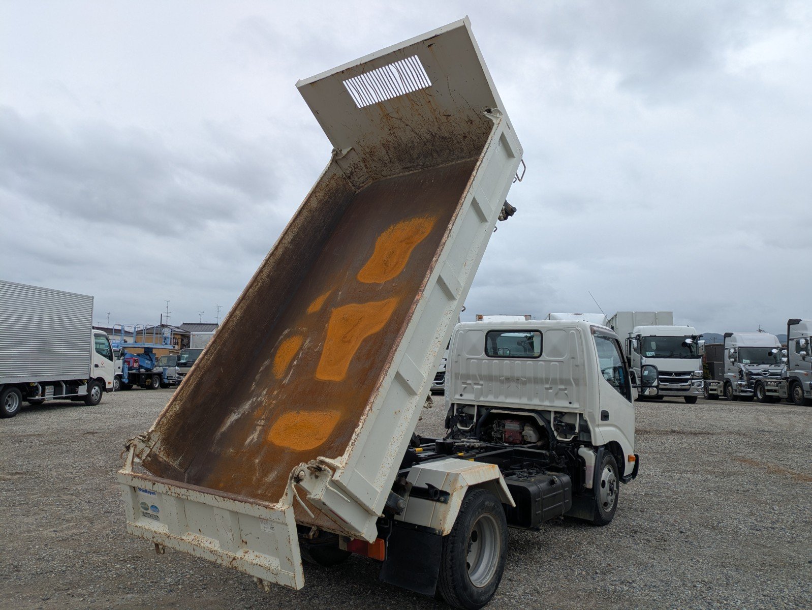 vehicle_image_20260529131000ExpOzDSsJZ.jpg