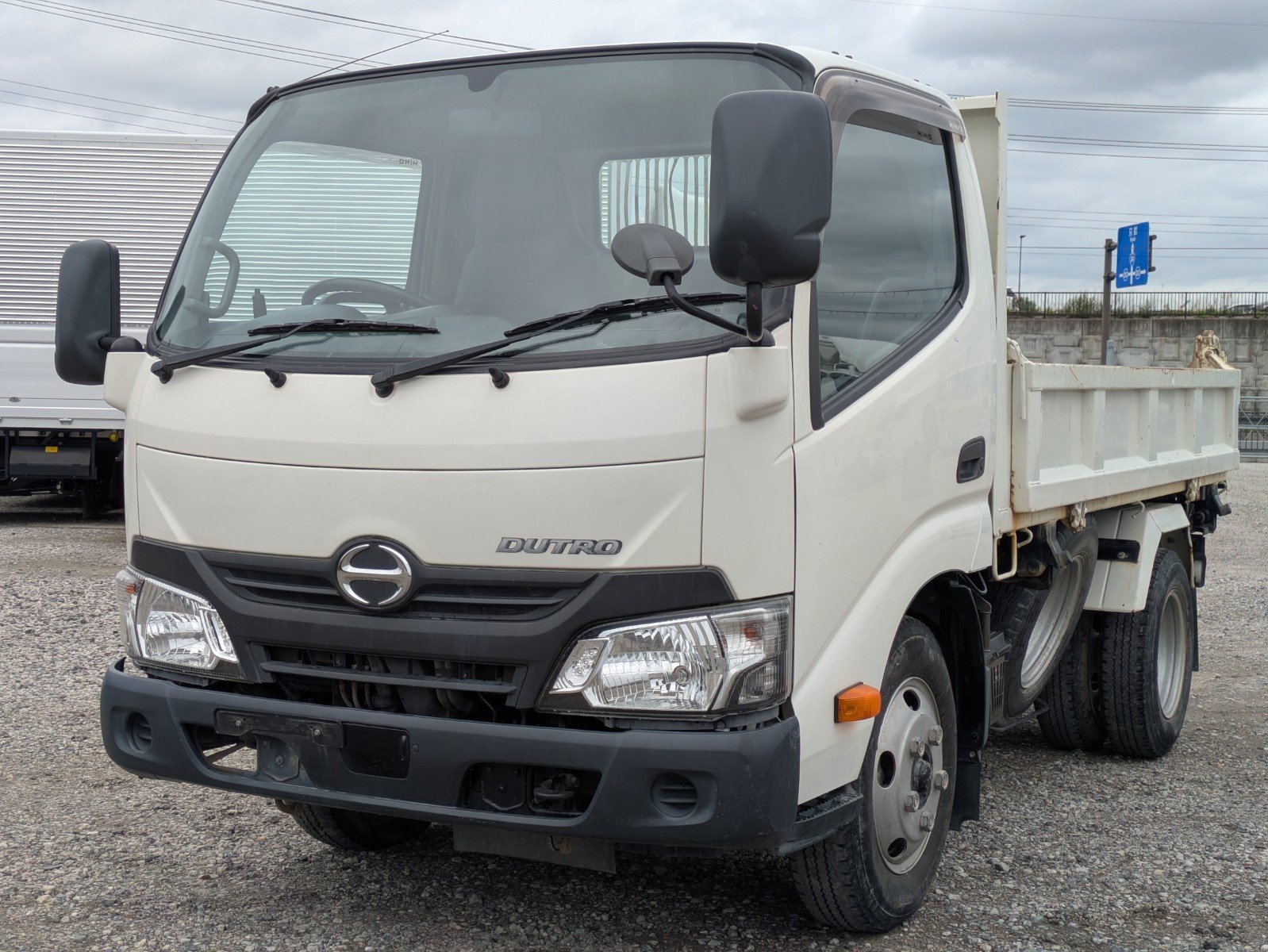 vehicle_image_20260529131000cv63mm74BL.jpg