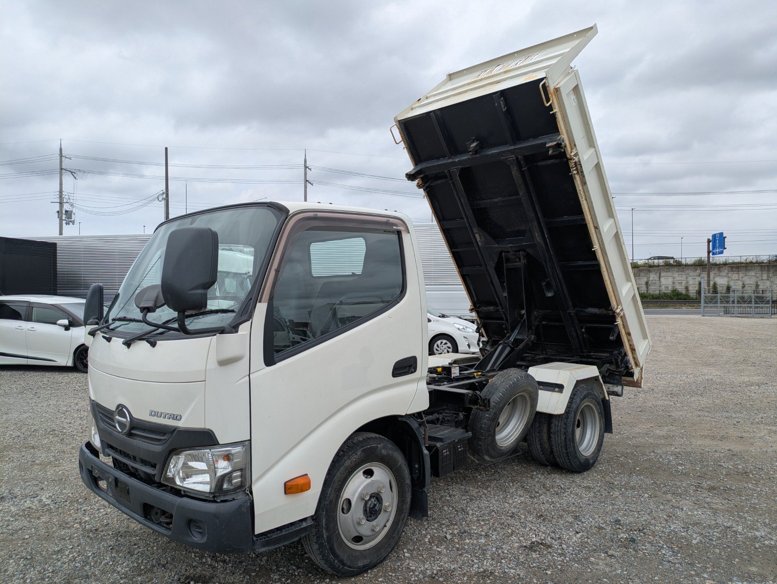 vehicle_image_20260529131000d6jtIy142P.jpg