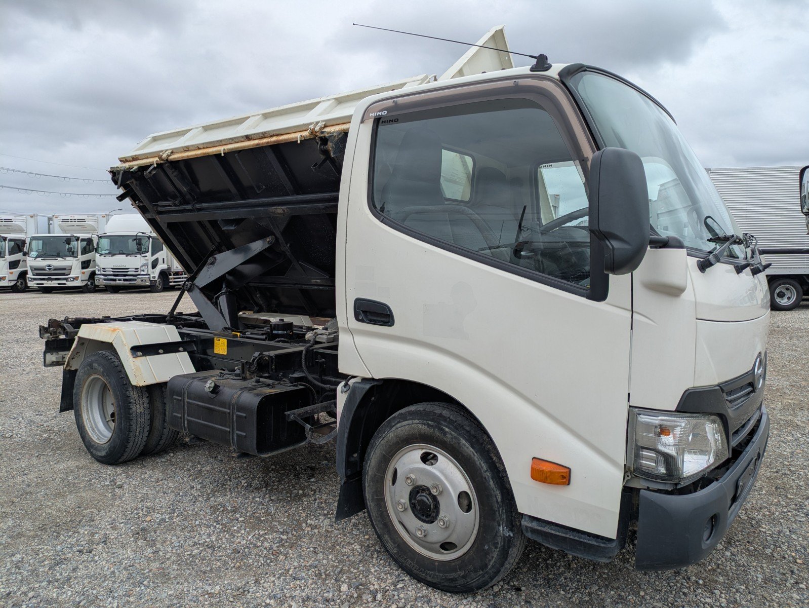 vehicle_image_20260529131000yVgmMStgEL.jpg