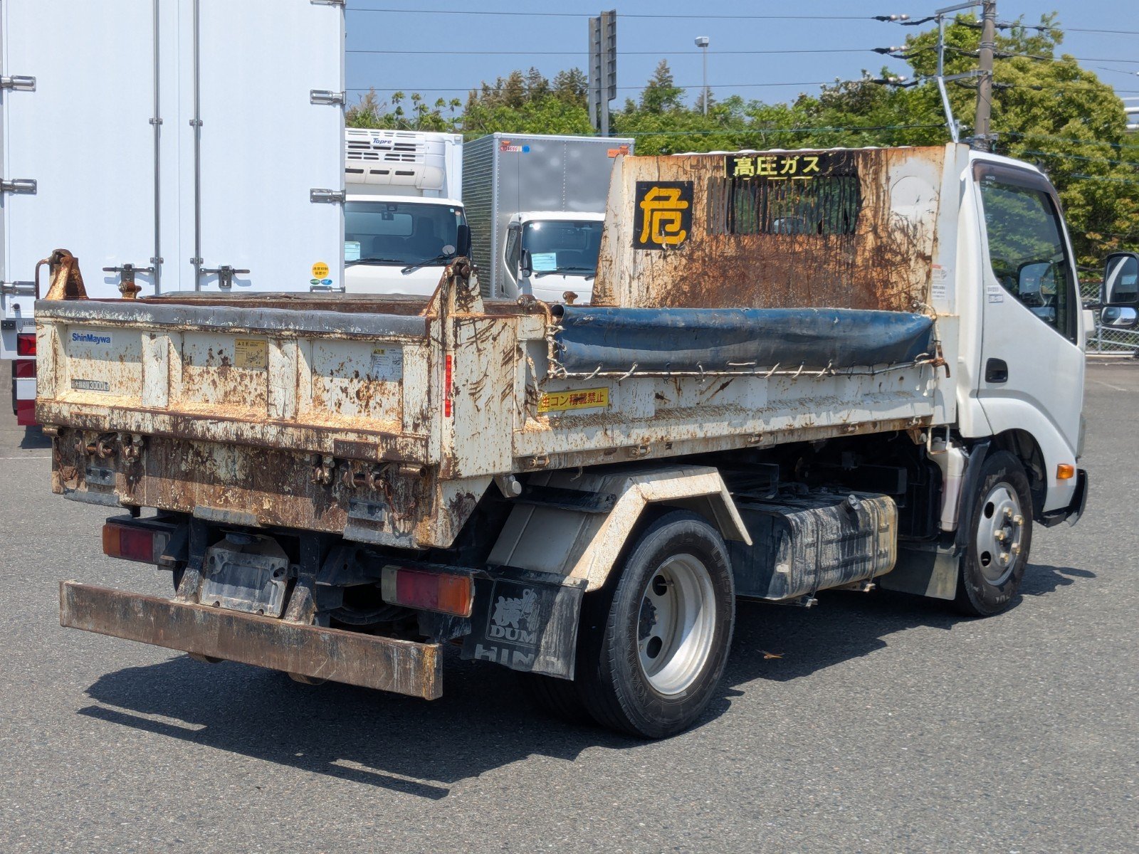 vehicle_image_20260428100659LYWn8GPZ0H.jpg