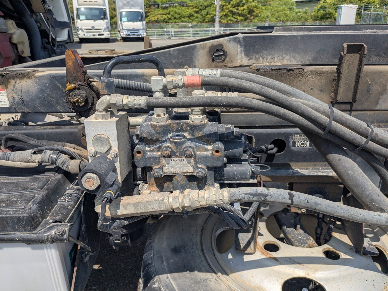 vehicle_image_20260428100659qDjmuLWwEq.jpg