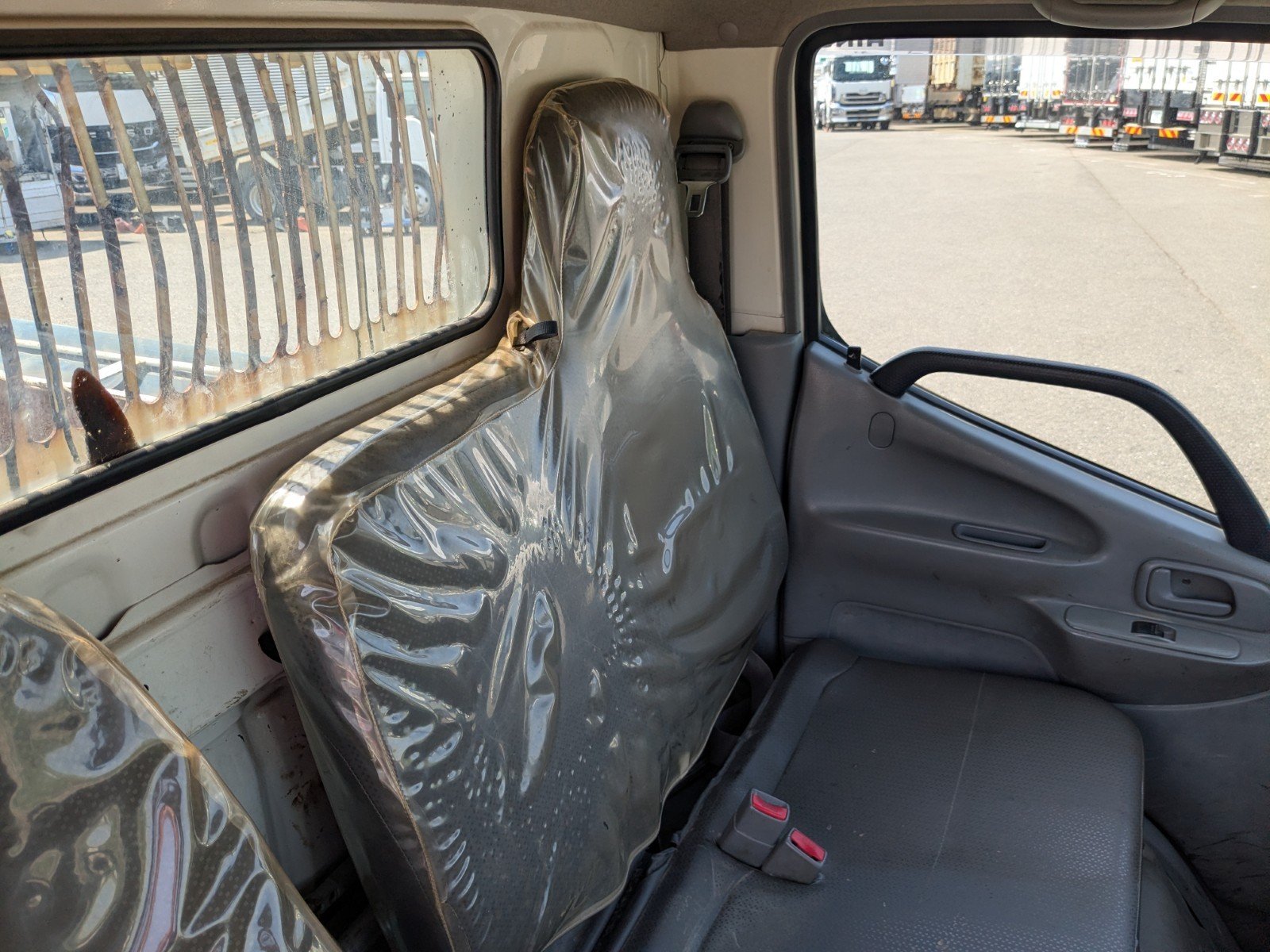 vehicle_image_20260428100659yD30xJPZdK.jpg