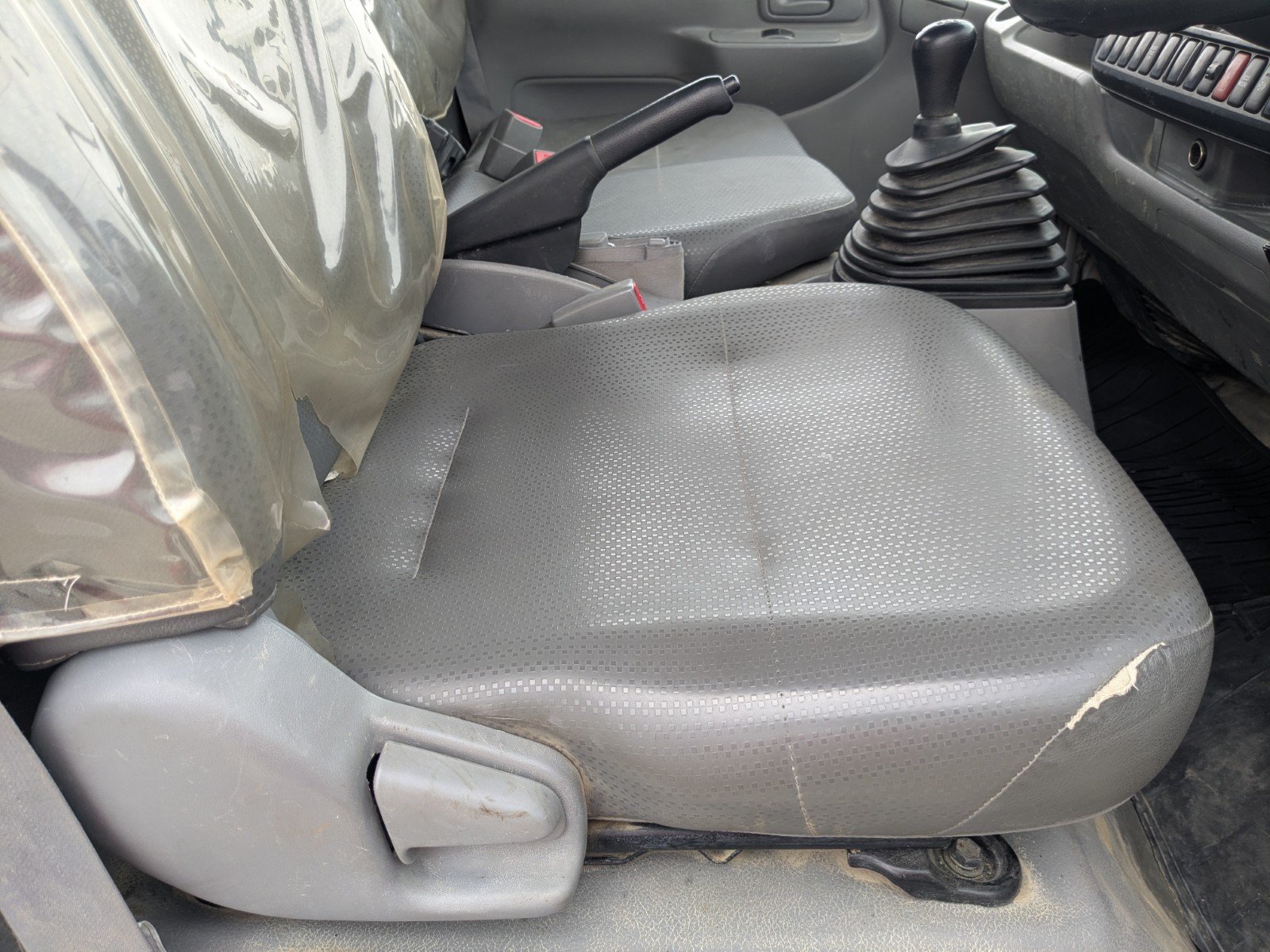 vehicle_image_20260422152247q6YS02yyFR.jpg
