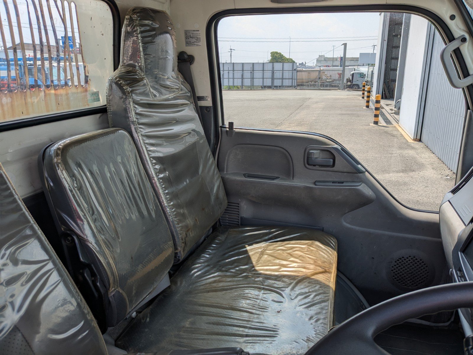 vehicle_image_20260502134302fTtuZz0TRw.jpg