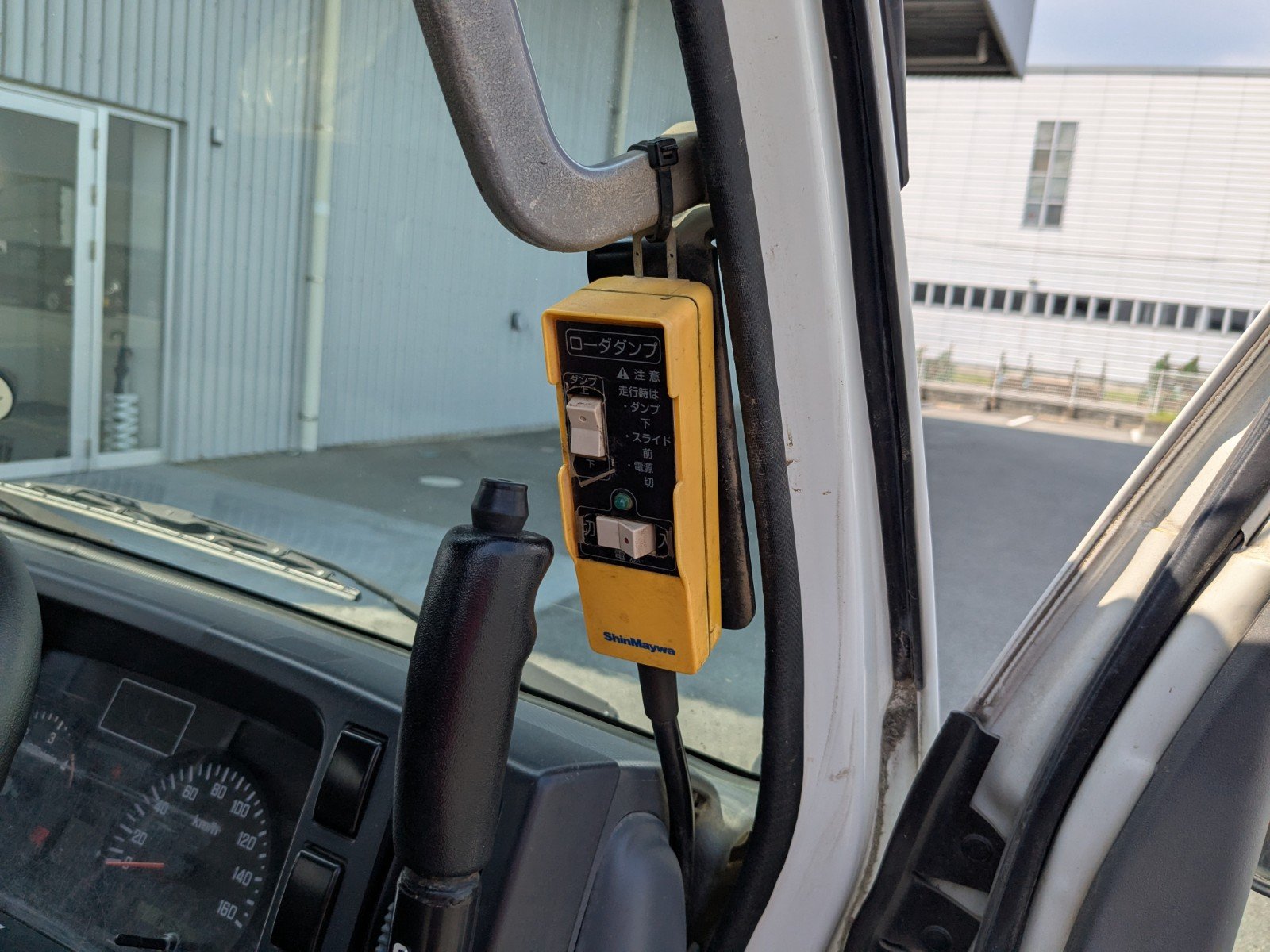 vehicle_image_20260502134302lU5FRauwmX.jpg