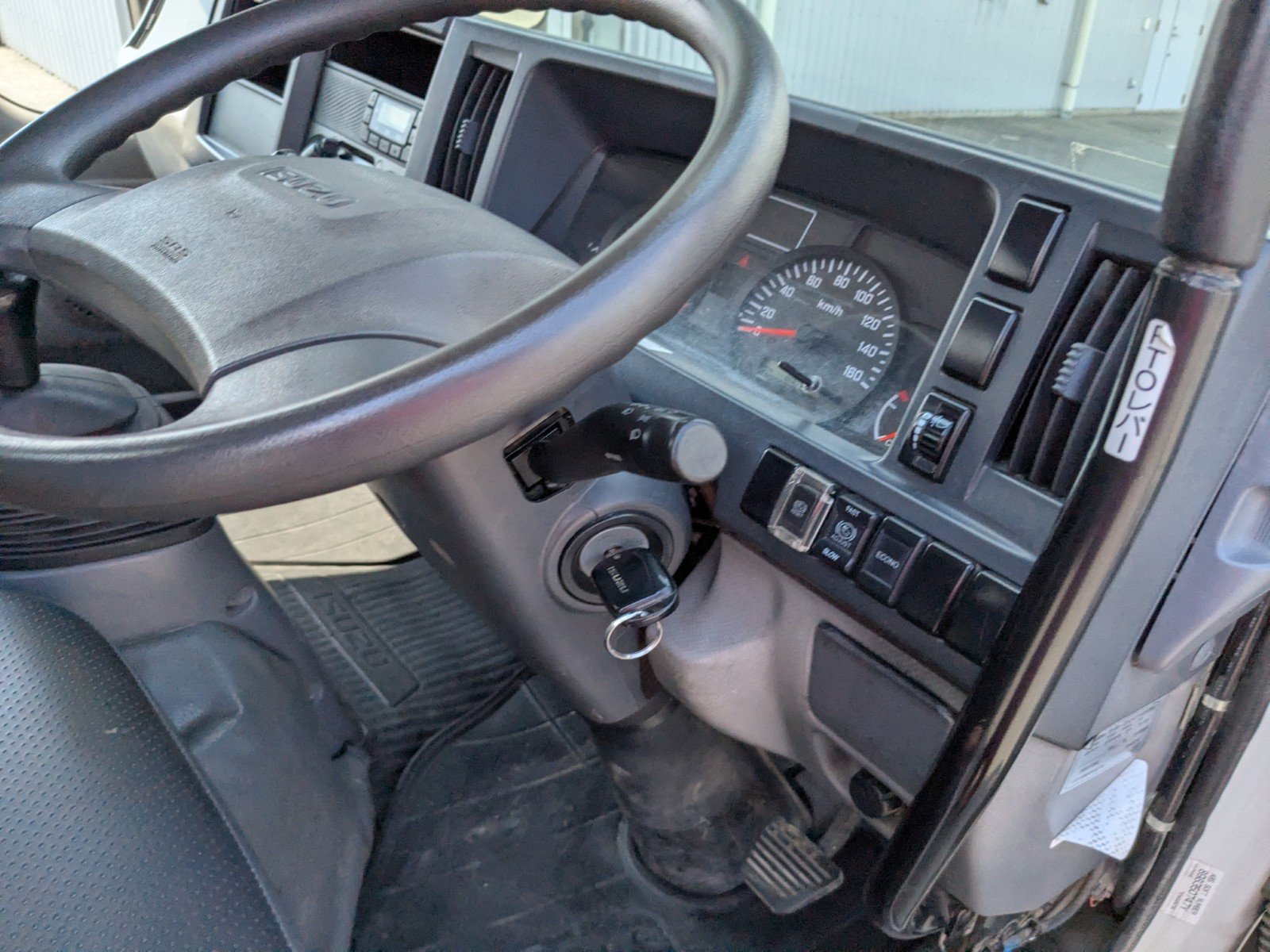 vehicle_image_20260502134302nNLWrZAO9e.jpg