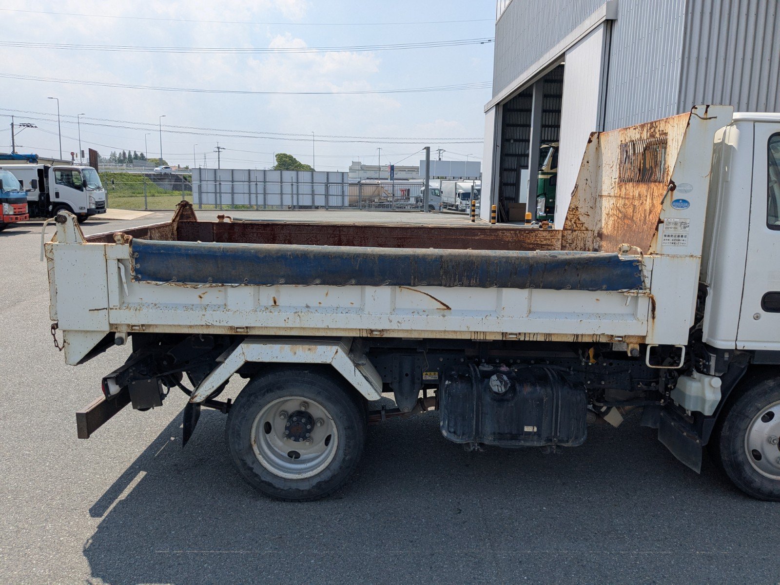 vehicle_image_20260502134302ow9IrdEG6r.jpg