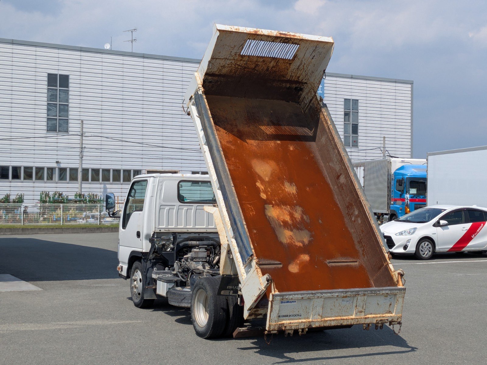 vehicle_image_20260502134302yQIm8N3Rgn.jpg