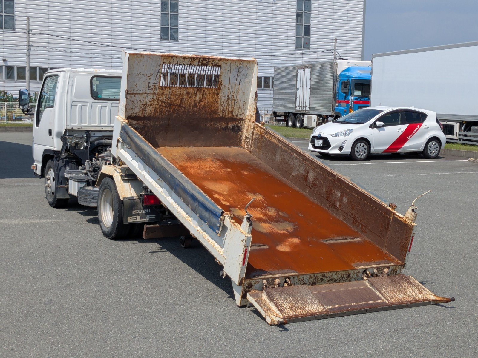 vehicle_image_20260502134302z9QzHVzcLh.jpg